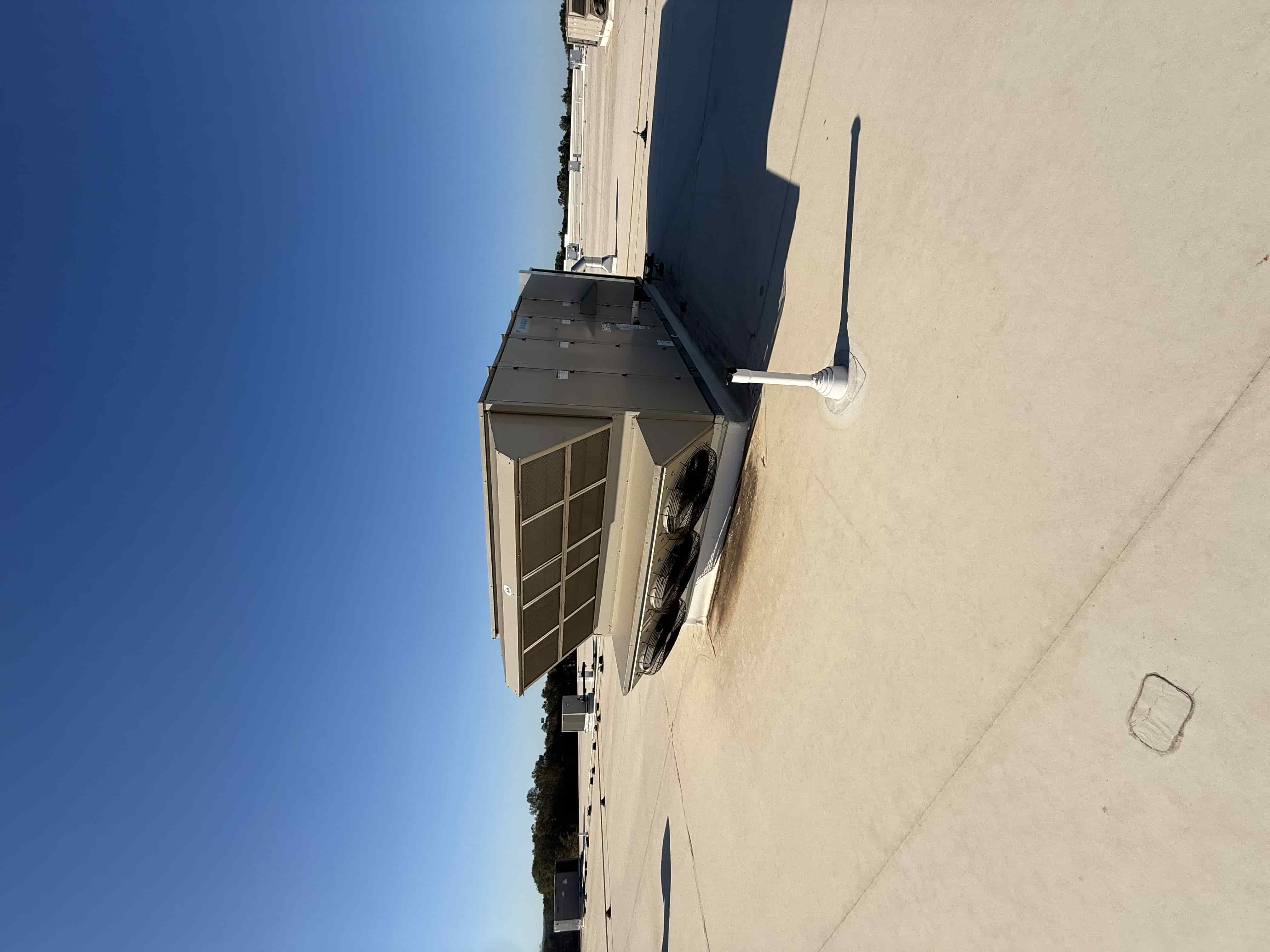 SB6012: RTU-18 Daikin MPS040F 40-Ton Rooftop Unit | Tray Wash Room | High-Airflow R-410A Packaged HVAC, photo 2