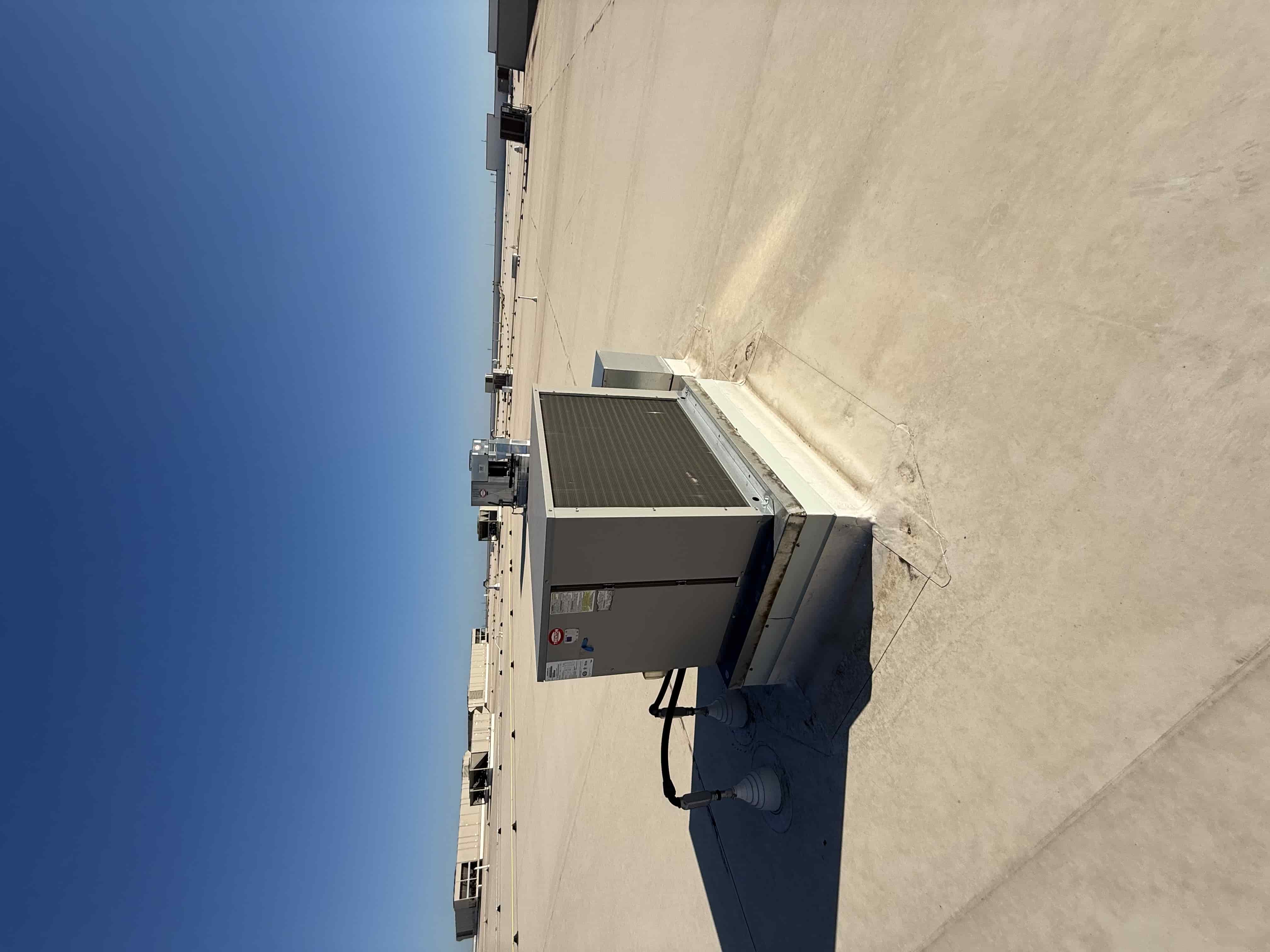 SB6016:  RCU-10 – Trenton TEZA025H8-HS2D-39Y, 2.5 HP Outdoor Air-Cooled Condensing Unit, 208-230V 3-Phase (High/Medium Temp, Copeland Semi-Hermetic), photo 3