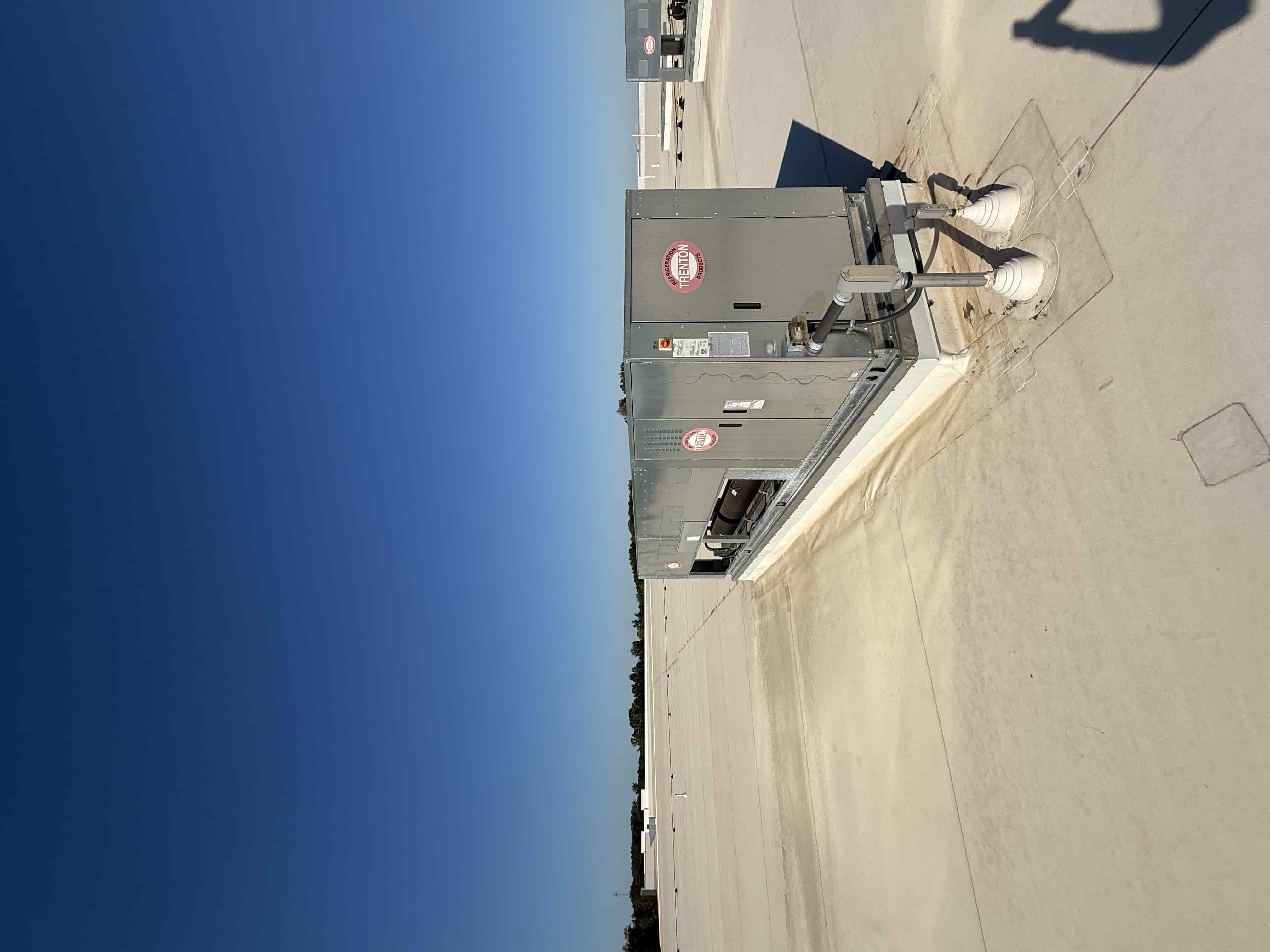 SB6023:  RCU-2 – Trenton TVS035M8-HT4B-A3CQ78 Vertical Air-Cooled Condensing Unit, 3.5 HP Copeland Scroll, 460 V 3-Phase (High/Medium Temp), photo 3