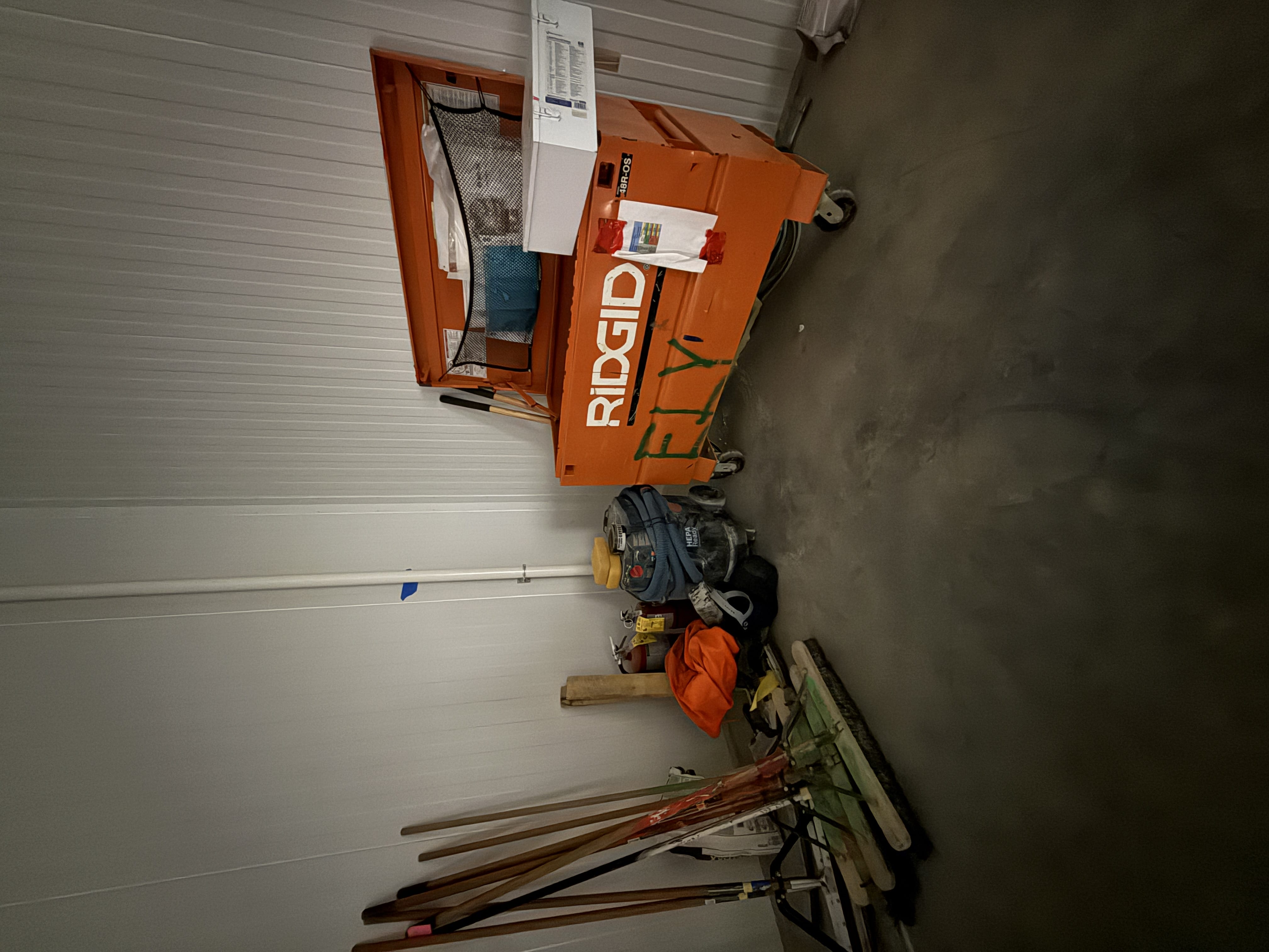 SB6057: RIDGID Rolling Jobsite Tool Storage Chest with Tools & Accessories (Used), photo 3