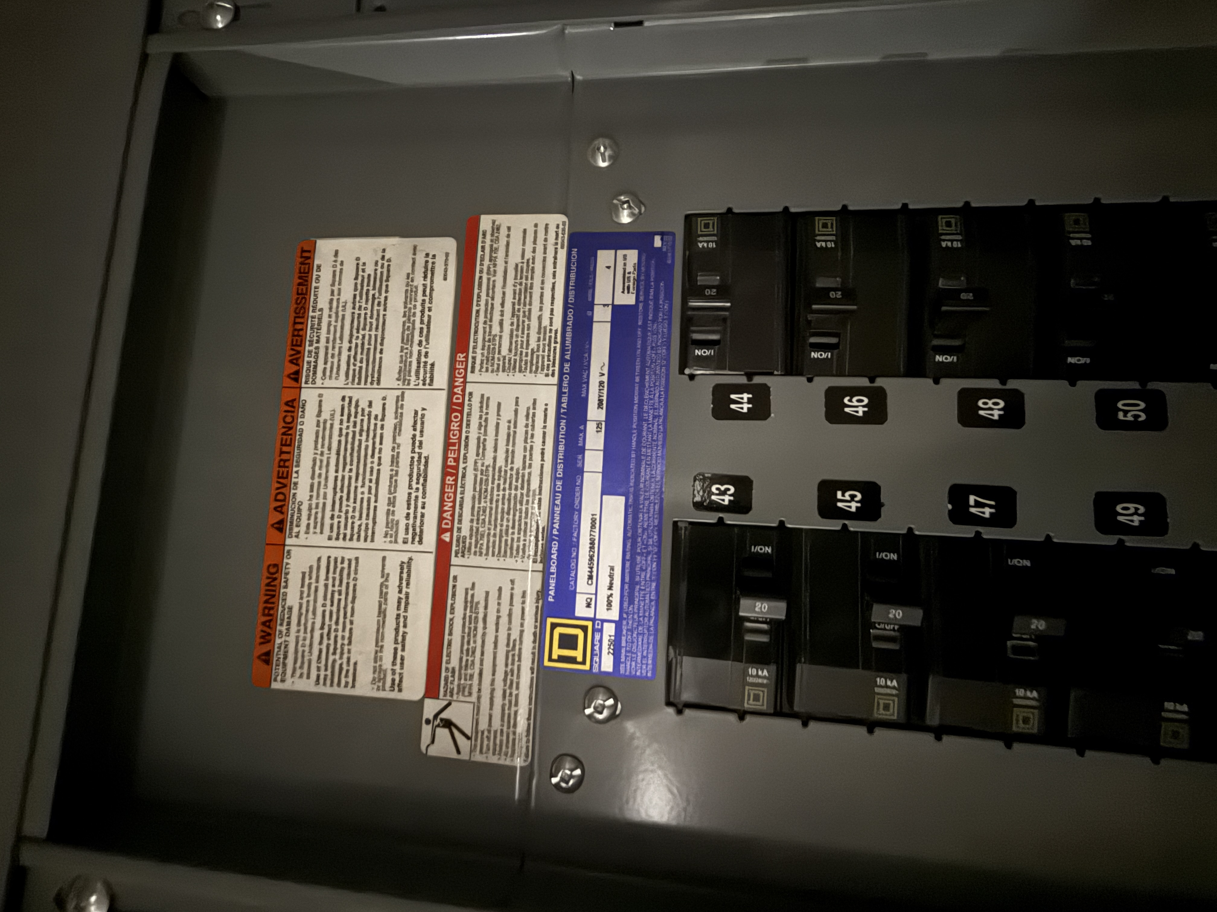 SB7028: Square D Electrical Panelboard Cabinet, photo 2