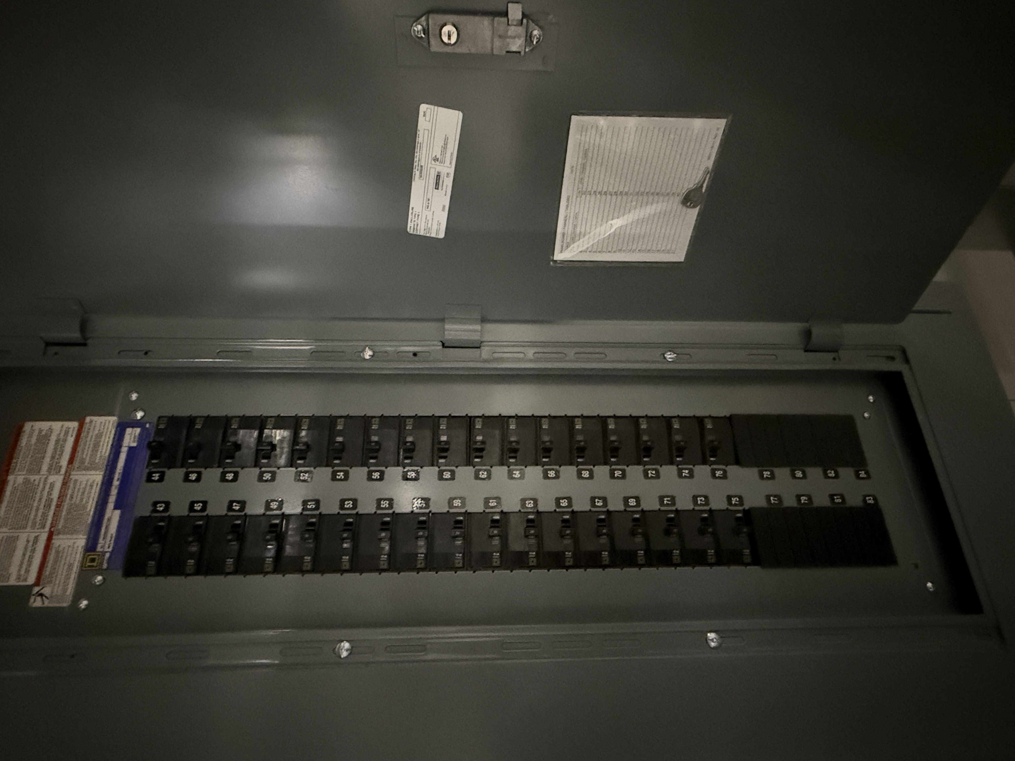 SB7047: Square D Electrical Panelboard, photo 4