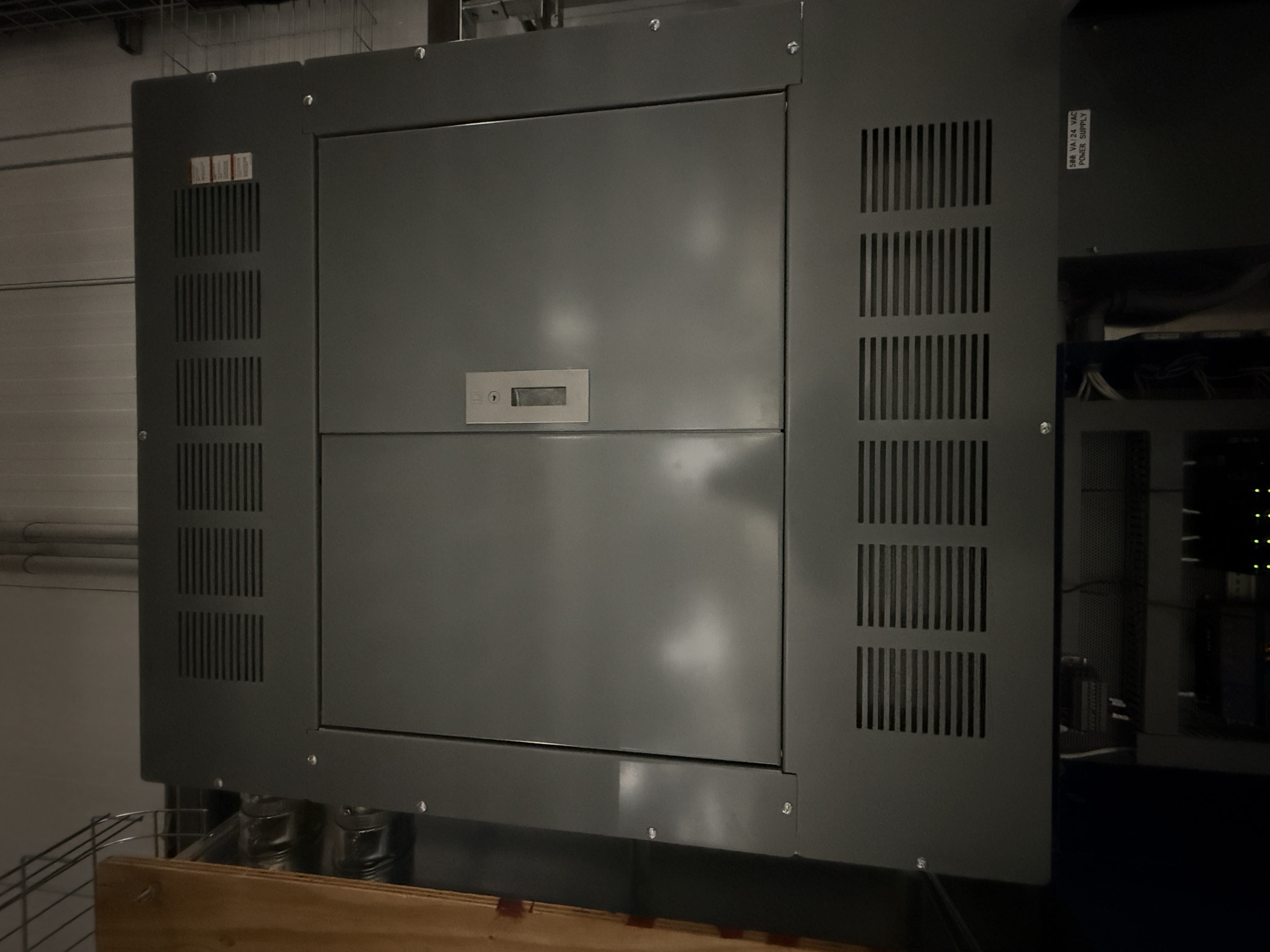 SB7050: Square D I Line Panelboard, photo 2