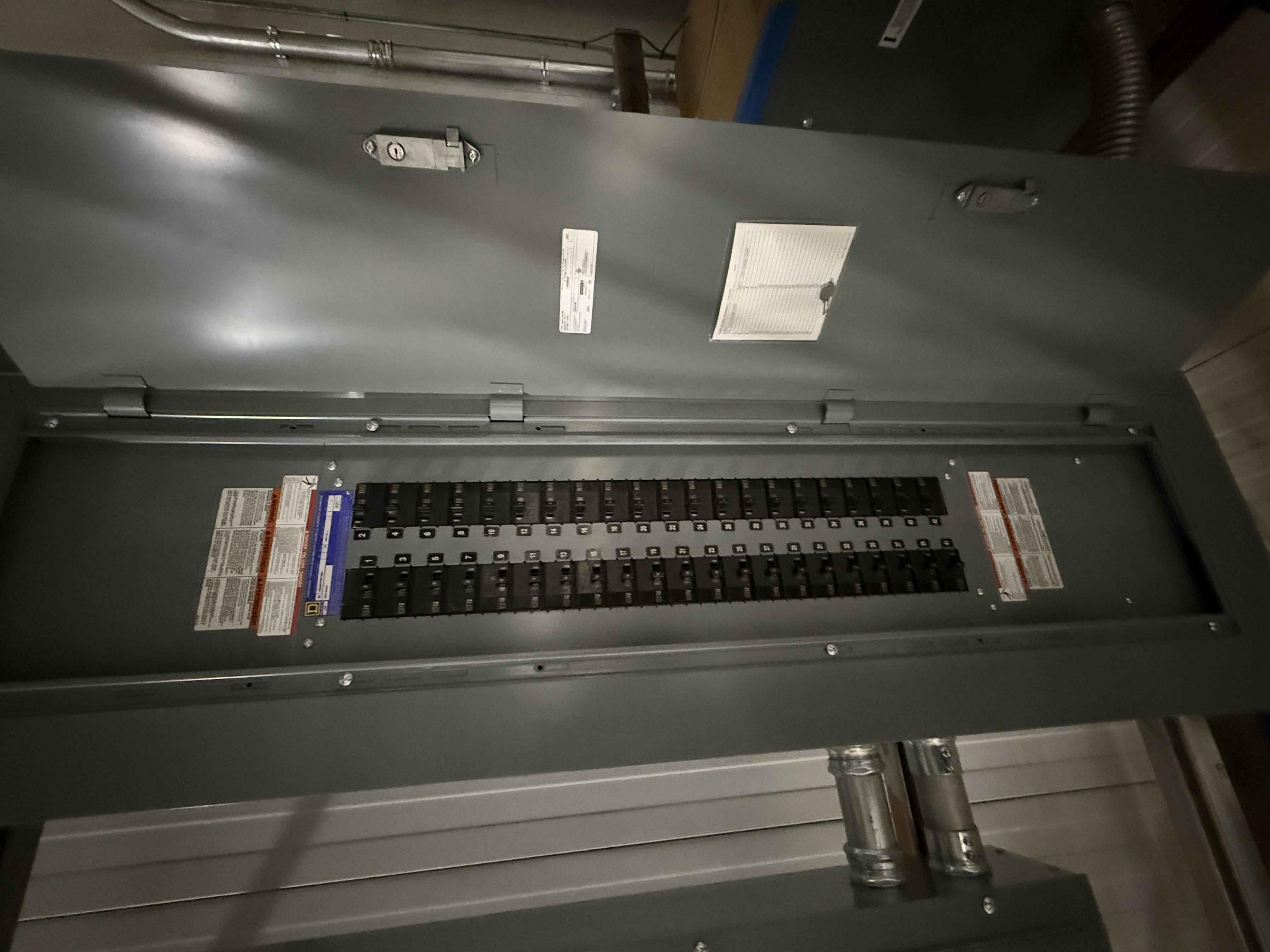 SB7056: Square D Panelboard 208Y 120V, photo 2