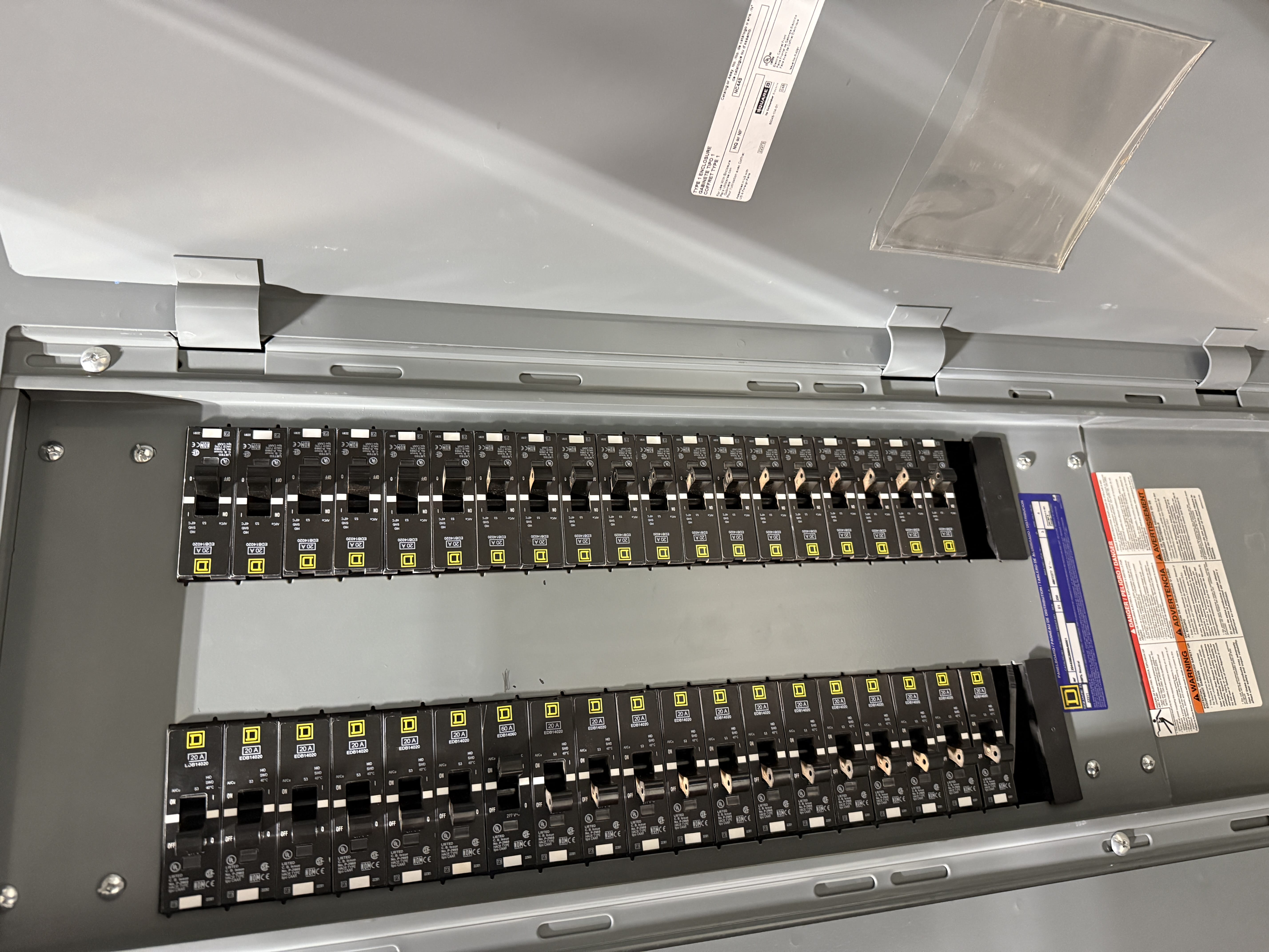 SB7060: Square D Panelboard 480Y 277V 250A, photo 3