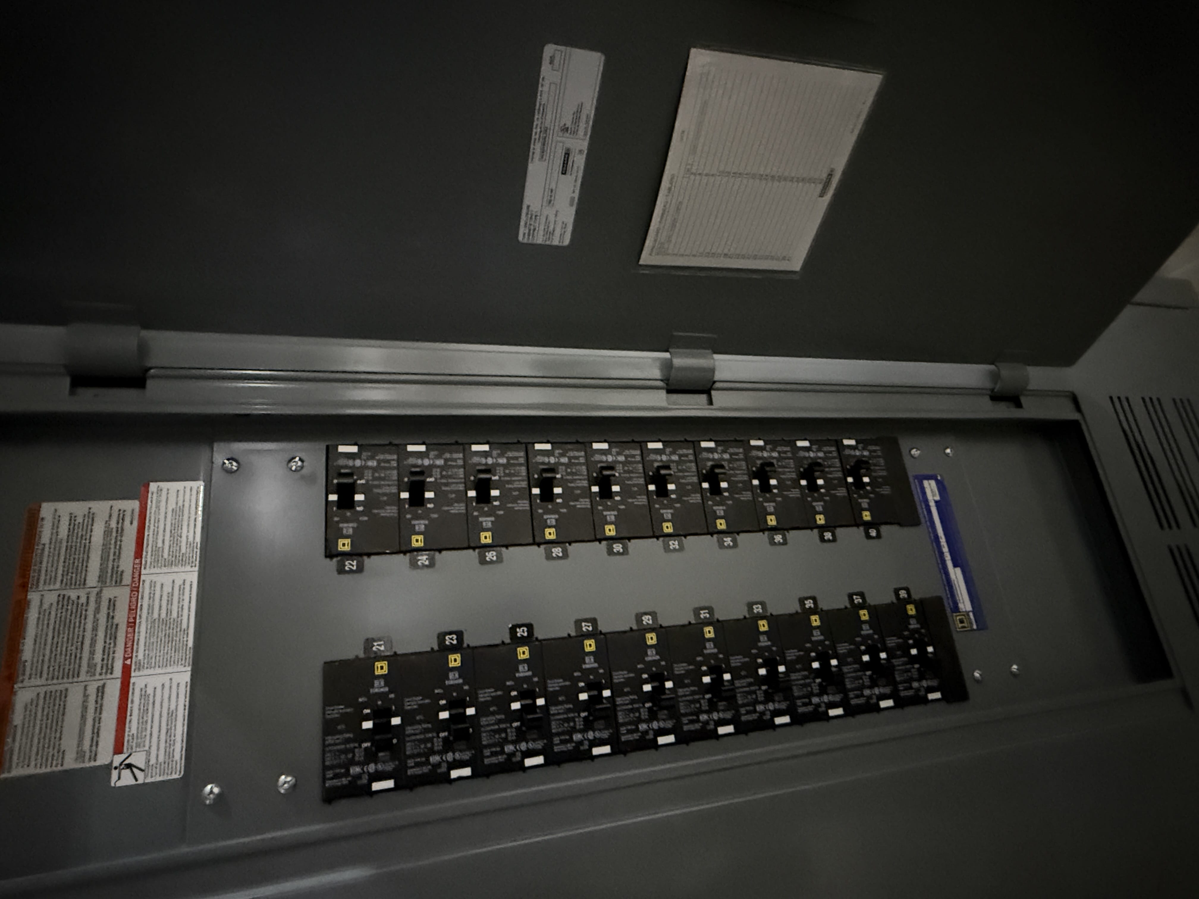 SB7067: Square D Panelboard 480V 800A, photo 4