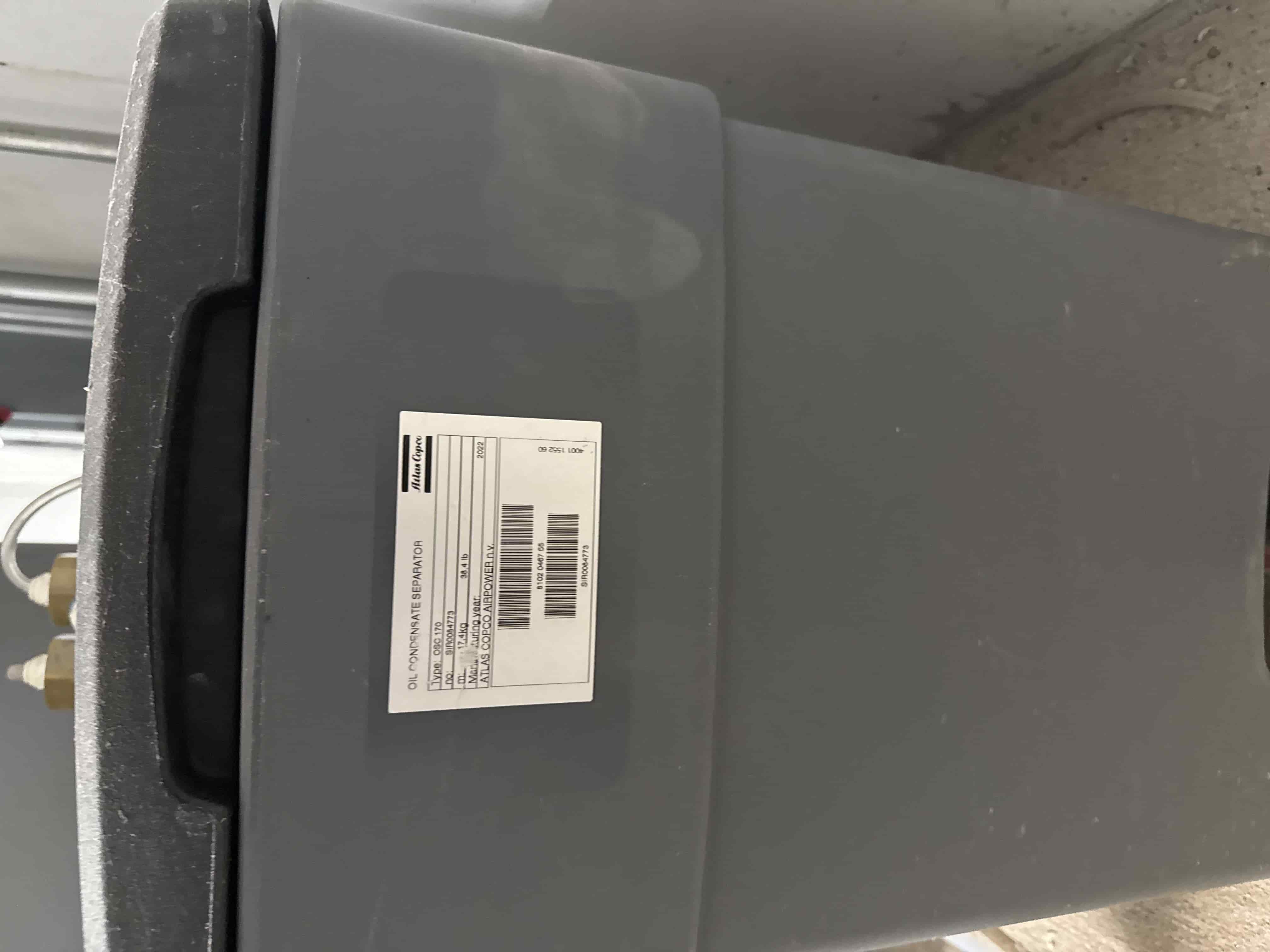 SB77:  Atlas Copco Vertical Air Receiver Tank with OSC 170 Oil Condensate Separator – Industrial Compressed Air Storage & Filtration System, photo 2