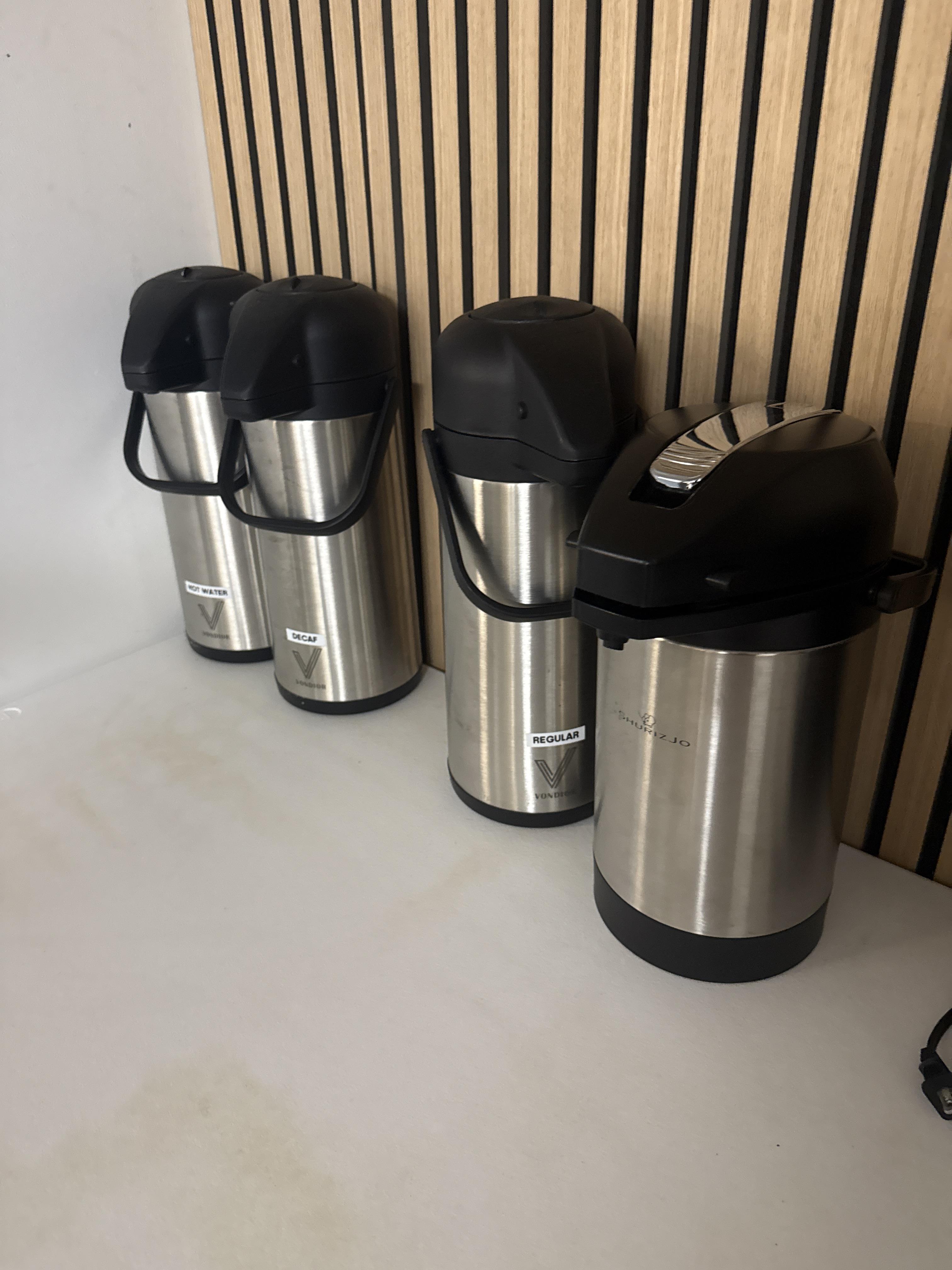 Black+Decker Coffee Maker with 4 Thermal Airpots / Carafes, photo 2