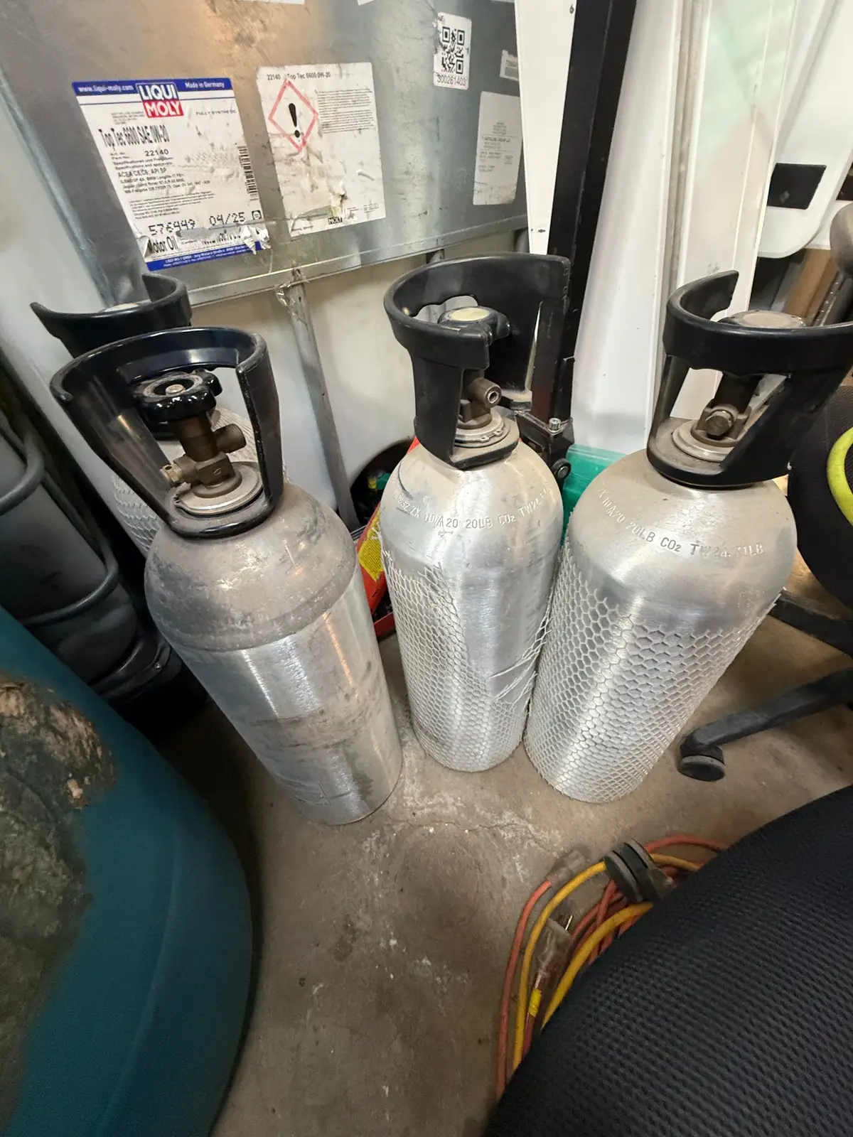 (4) 20 lb Aluminum CO2 Cylinders — Lot of Four — Sold Empty