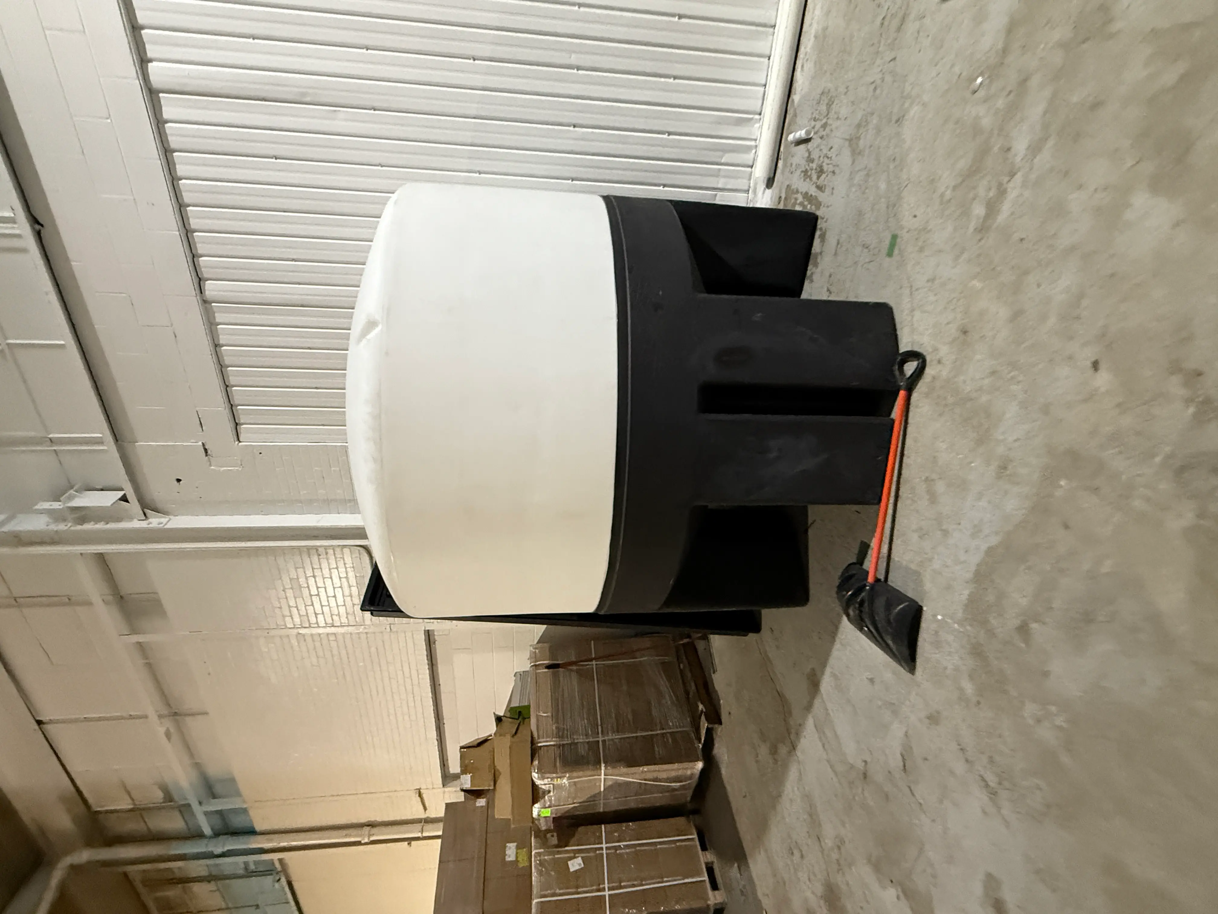 Kentucky Tank 1600 Gallon Poly Water Storage Tank Plastic Industrial Vertical Cone Bottom