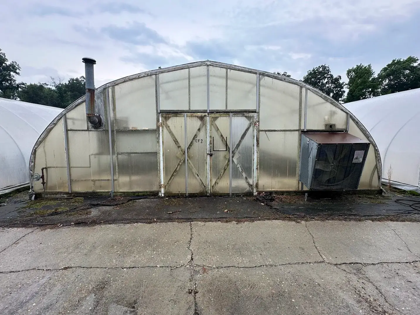 WHITE'S AUCTION LOT 17 - CF02 - X.S. Smith 30' x 96' Criterion Quonset Hoop Cold Frame Greenhouse