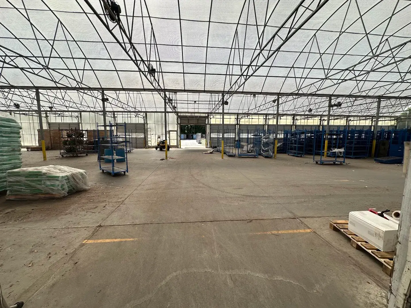 WHITE'S AUCTION LOT 207 - Greenhouse #24 - Shipping Area - 12,288 sq. ft. with Double-Poly Roof and Complete Heating & Cooling Equipment