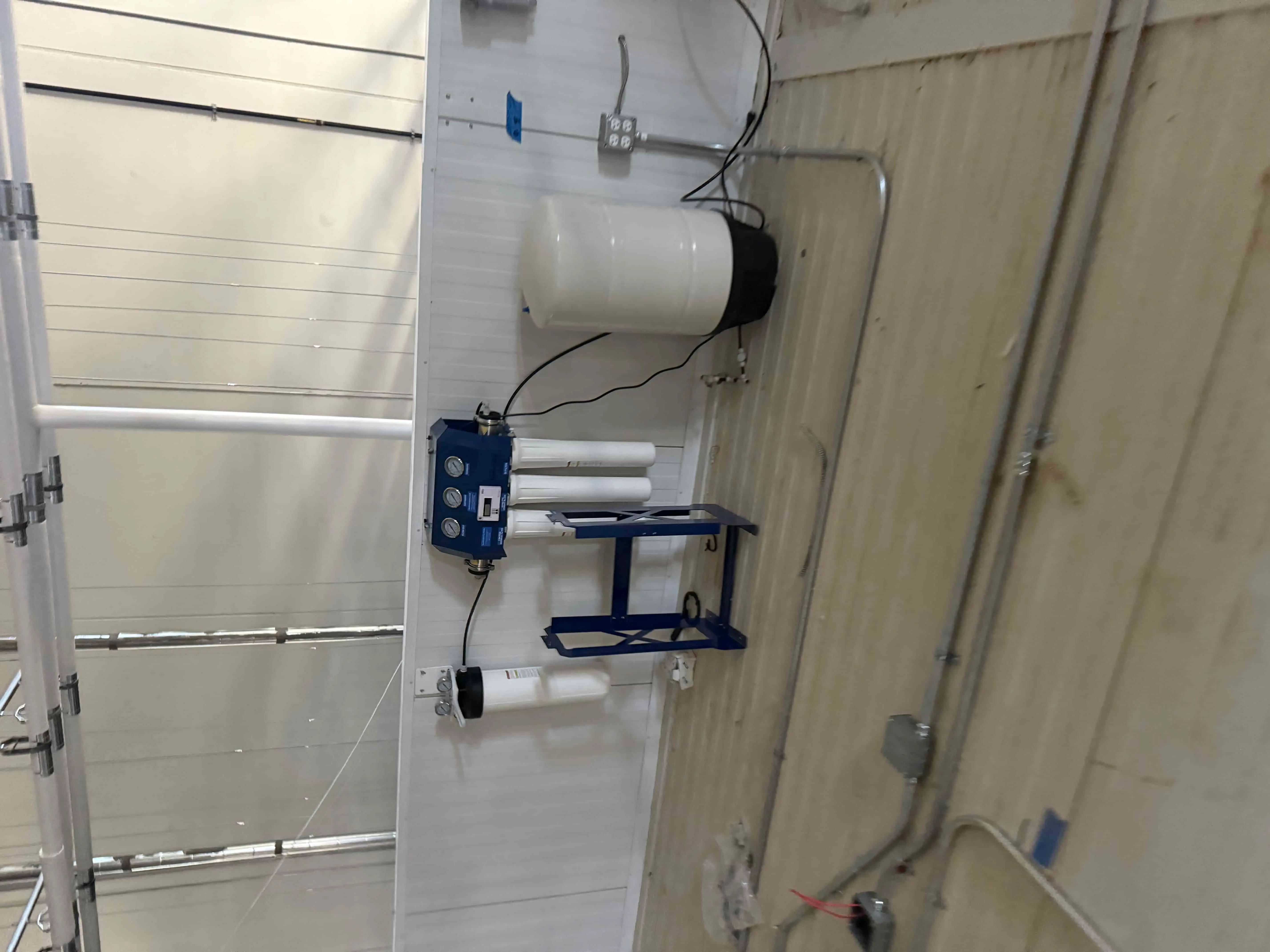 SB6026: Smart Fog ES100-1 Humidification System Package – 4-Zone Intelligent Controller (CPLC-4 Class), PS4 Control Center, ZeroTDS 4-Stage Filter (ZTD6300A Class Mounted Above Chamber by Germination Rooms