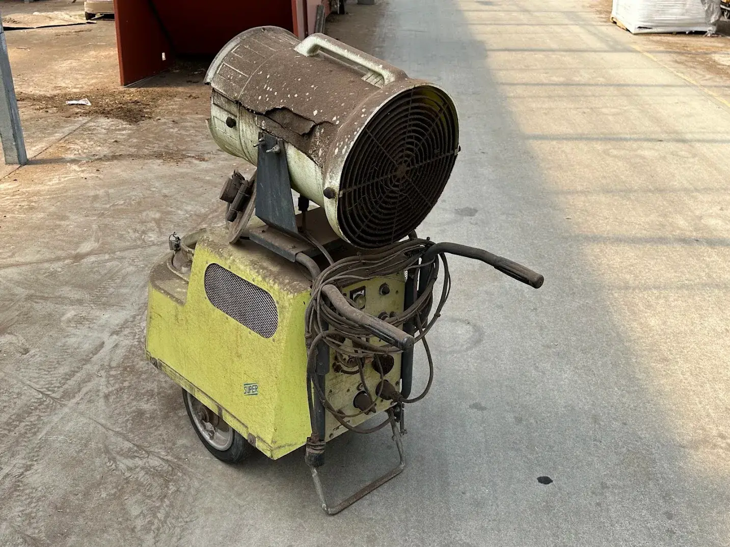 WHITE'S AUCTION LOT 107 -  Used Ball Large AutoFog Greenhouse Fogger - Unit #20 - Covers Up to 70,000 sq ft with HAF Fans