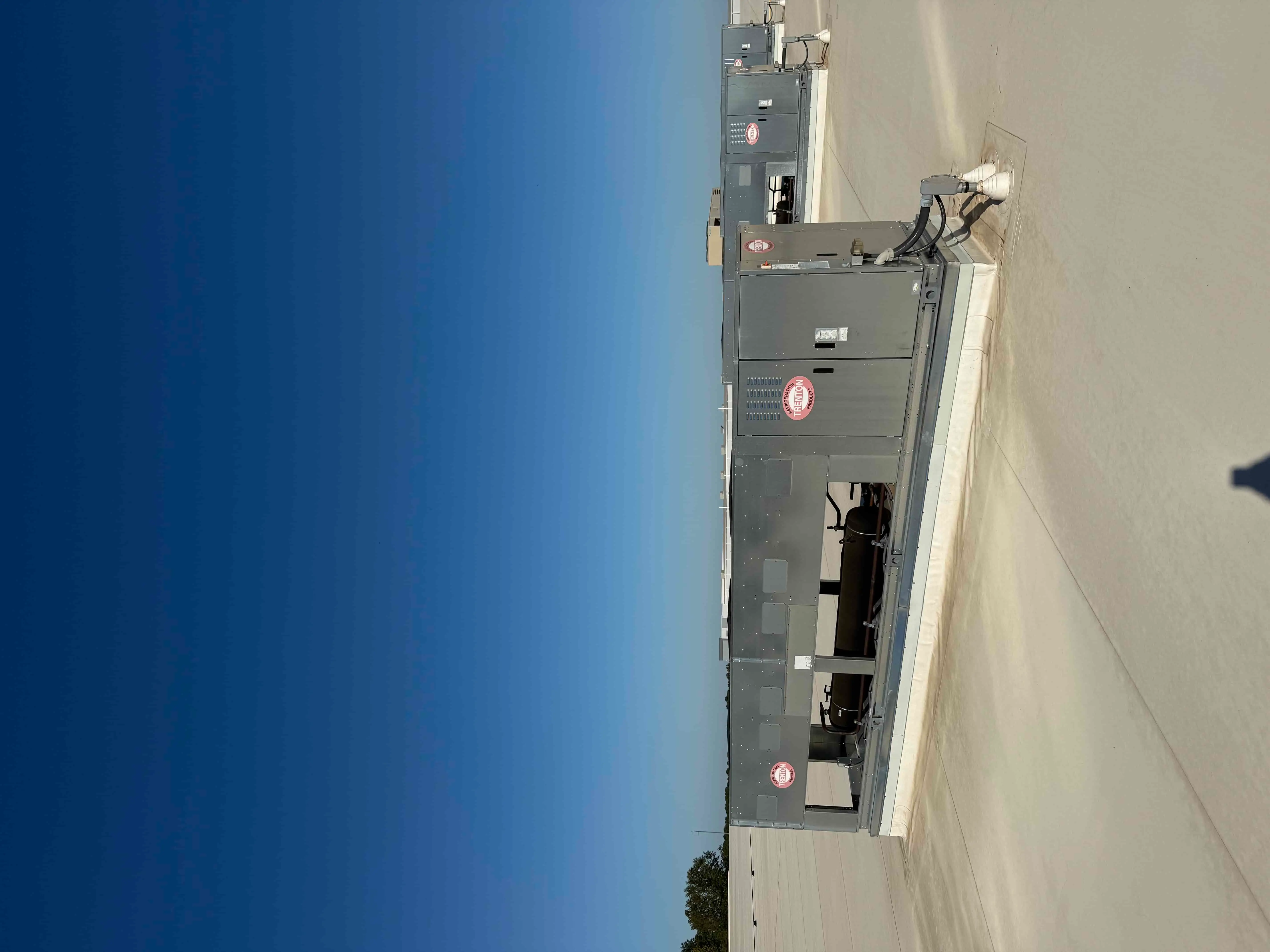 SB6022:  RCU-3 – Trenton TVS035M8-HT4B-A3CQ78 Vertical Air-Cooled Condensing Unit, 3.5 HP Copeland Scroll, 460 V 3-Phase (High/Medium Temp)