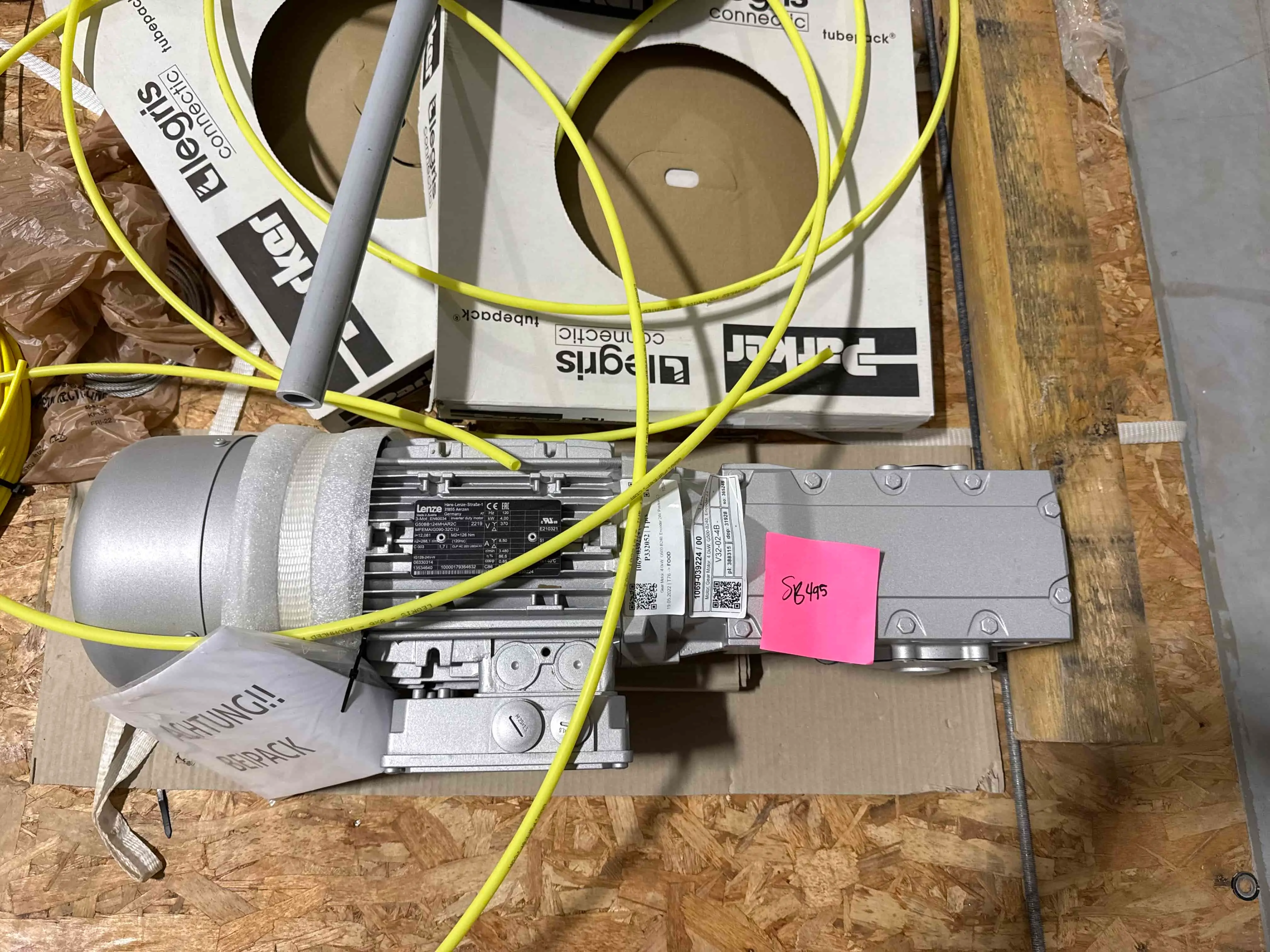 SB495: SEW-EURODRIVE Motor Gear Unit