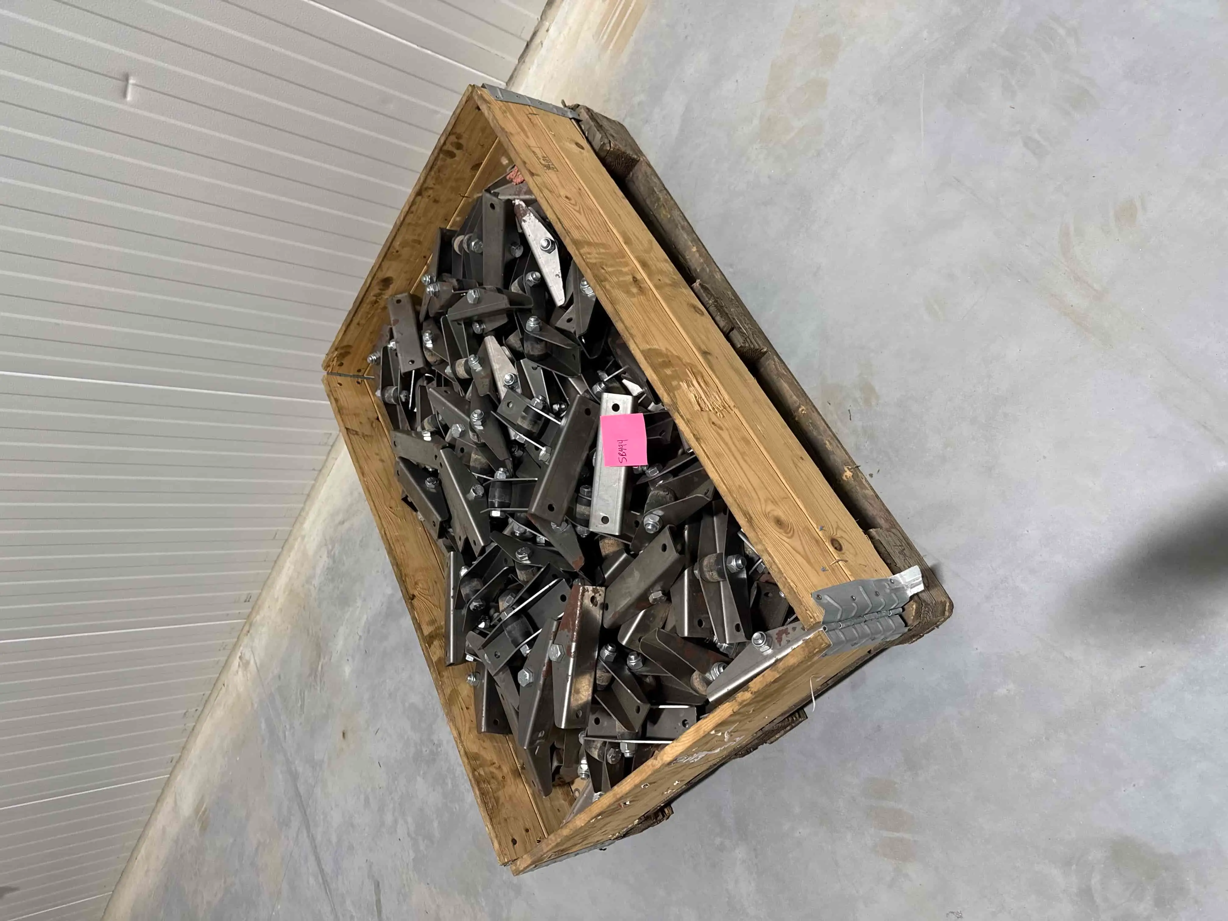 SB494: Pallet of Stainless Steel Mounting Brackets
