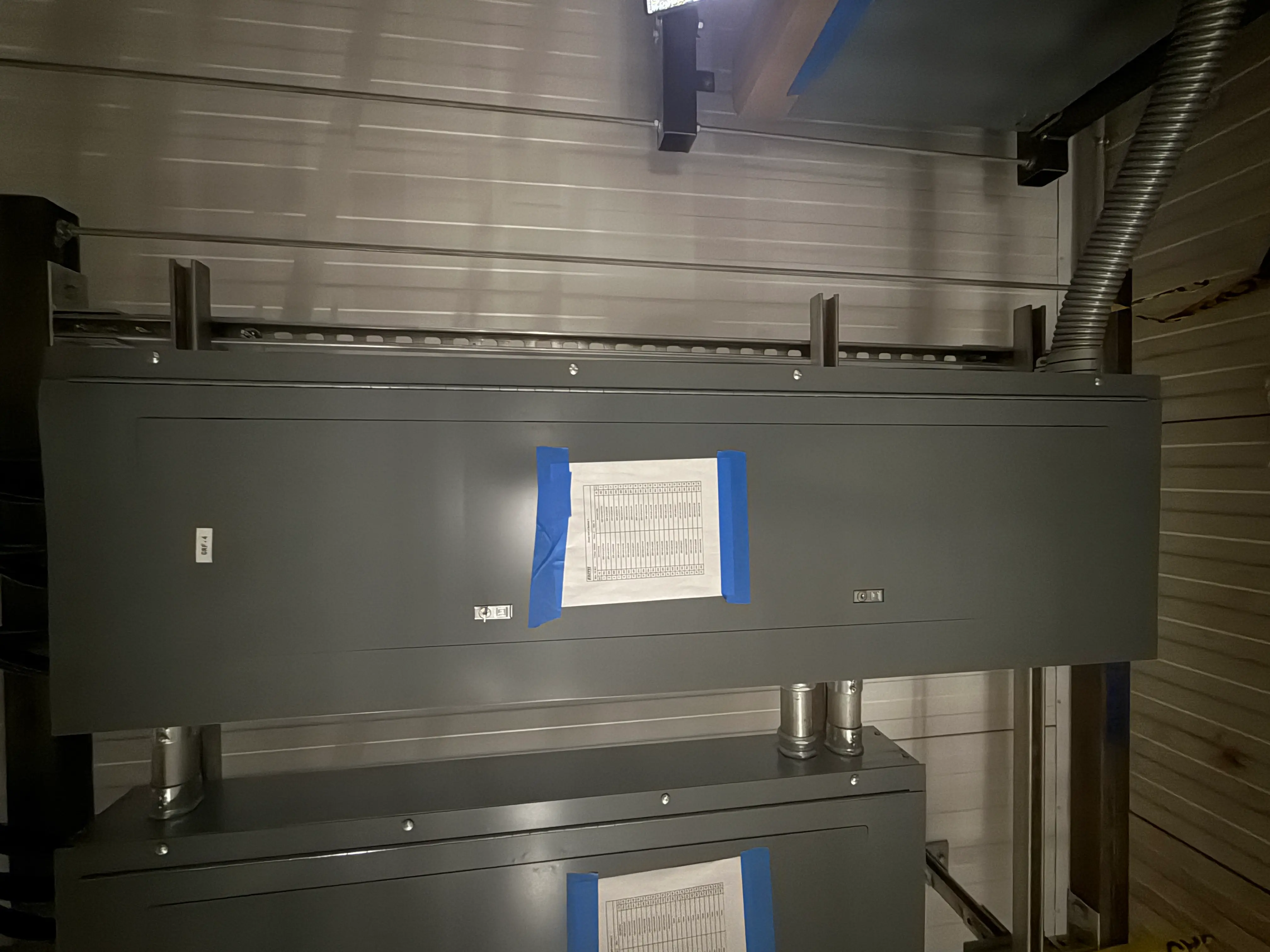 SB7027: Square D Electrical Distribution Panelboard