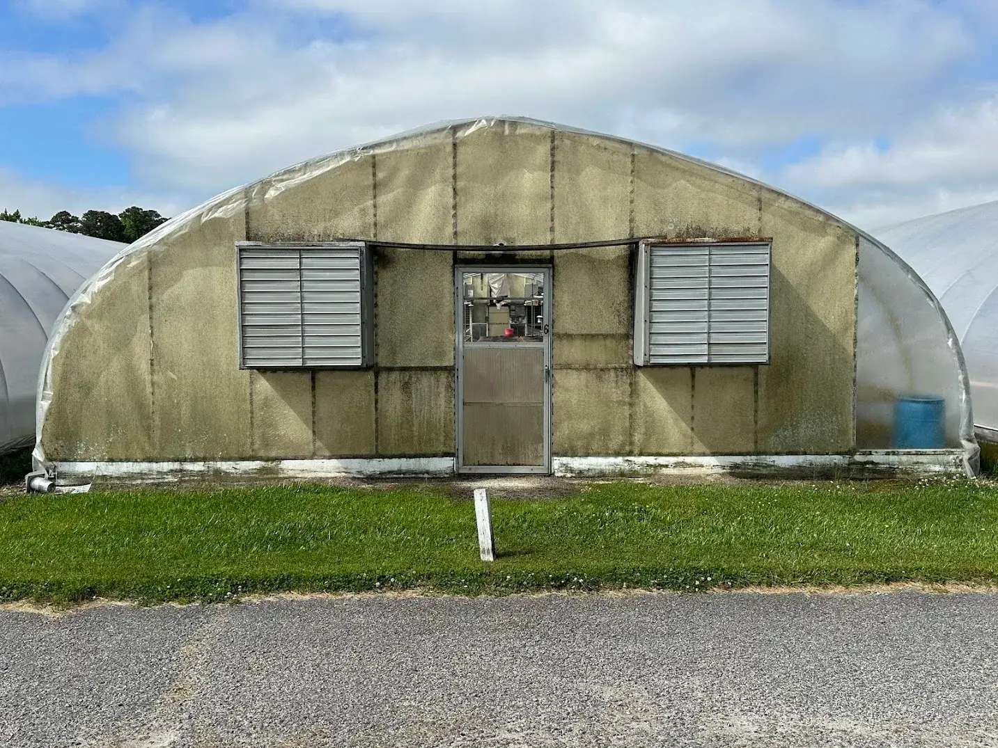WHITE'S AUCTION LOT 1 - GH06 - X.S. Smith 30' x 96' Criterion Quonset Hoop Greenhouse