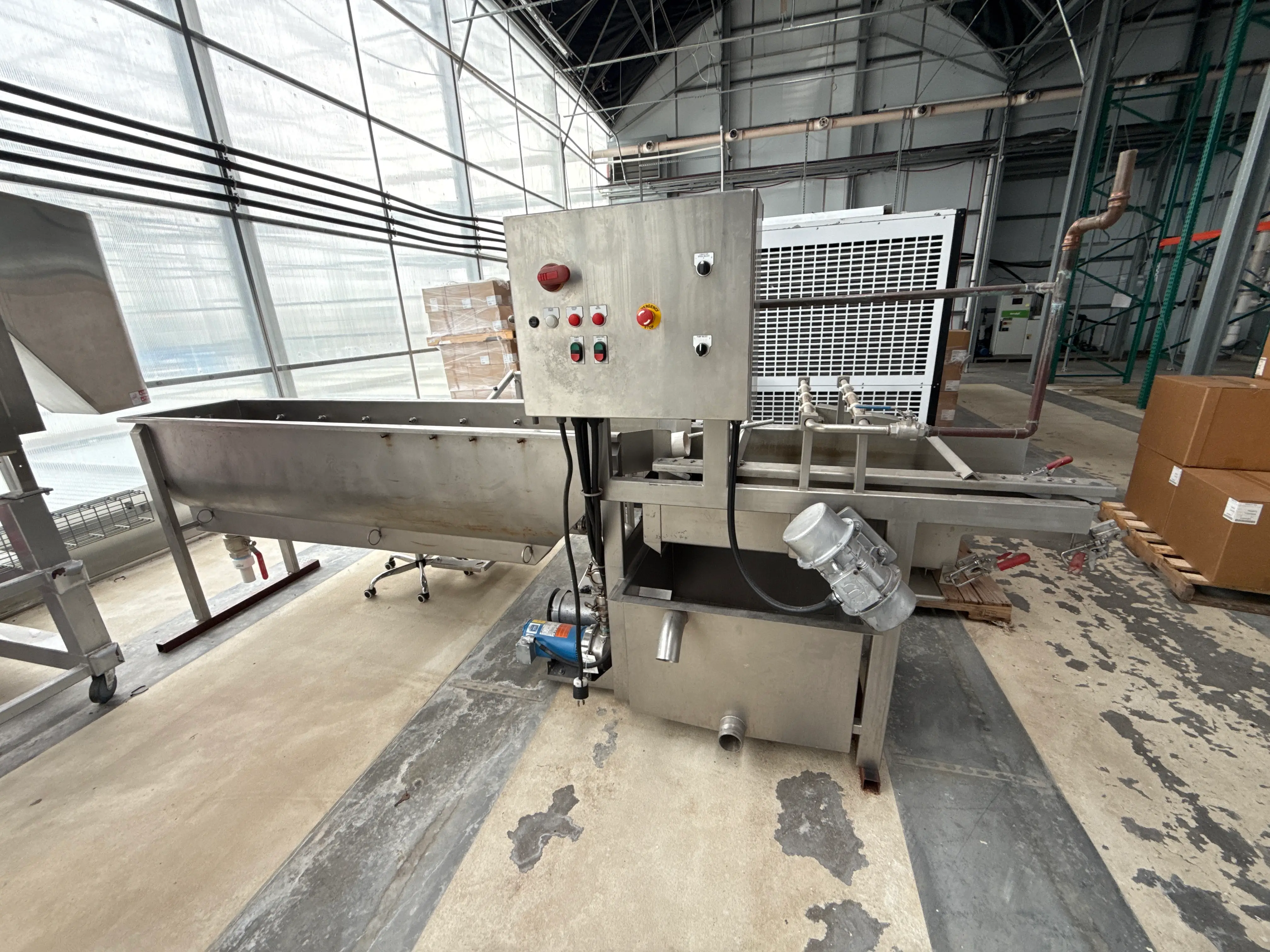 Heinzen stainless steel dipping tank system with pump, controls, and wash tank, 2018 unit.