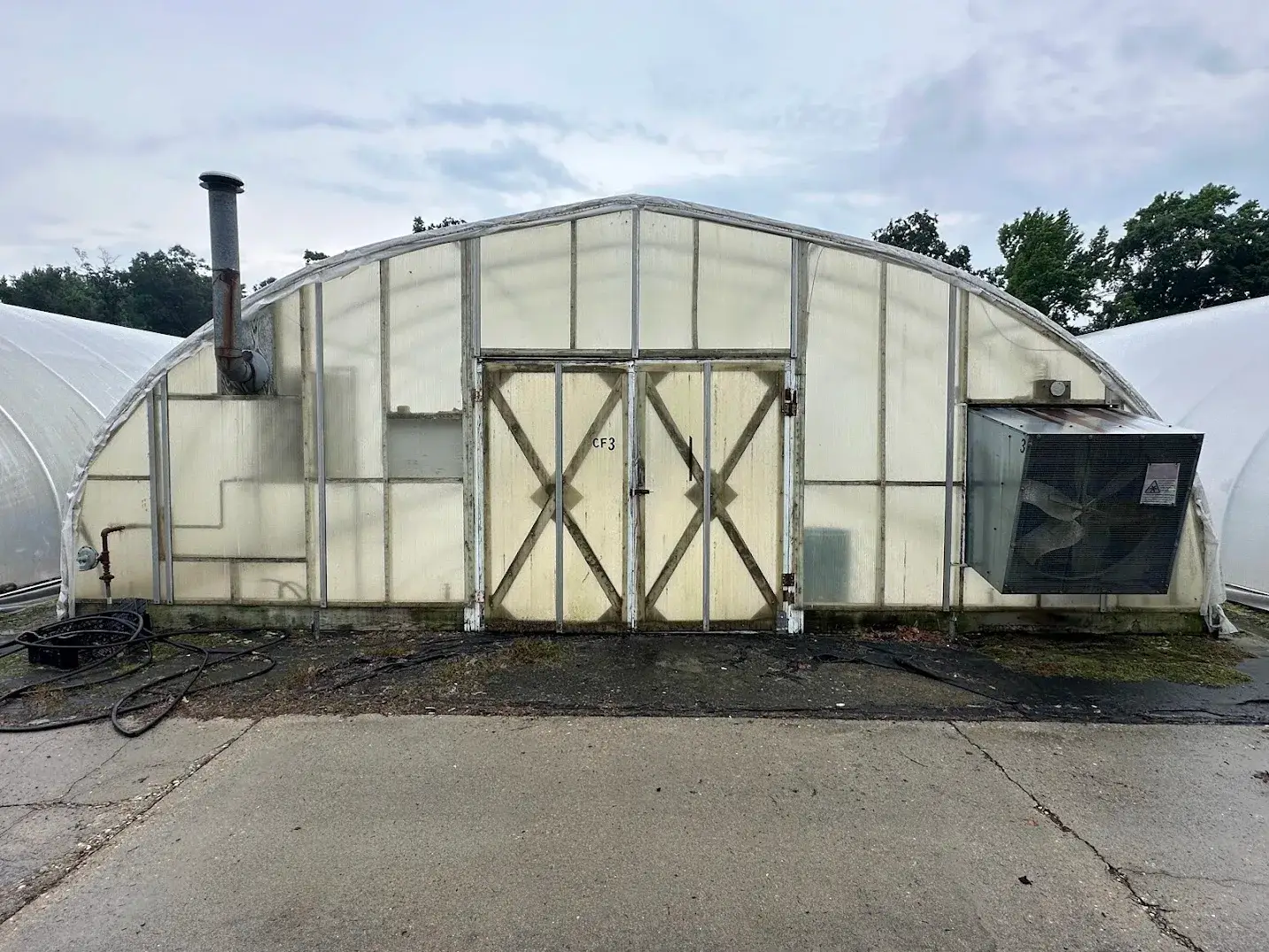 WHITE'S AUCTION LOT 18 - CF03 - X.S. Smith 30' x 96' Criterion Quonset Hoop Cold Frame Greenhouse