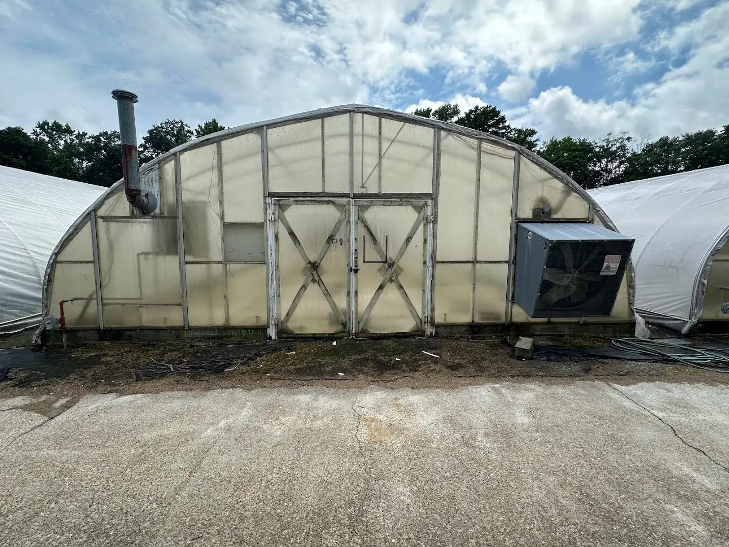 WHITE'S AUCTION LOT 24 - CF09 - X.S. Smith 30' x 96' Criterion Quonset Hoop Cold Frame Greenhouse