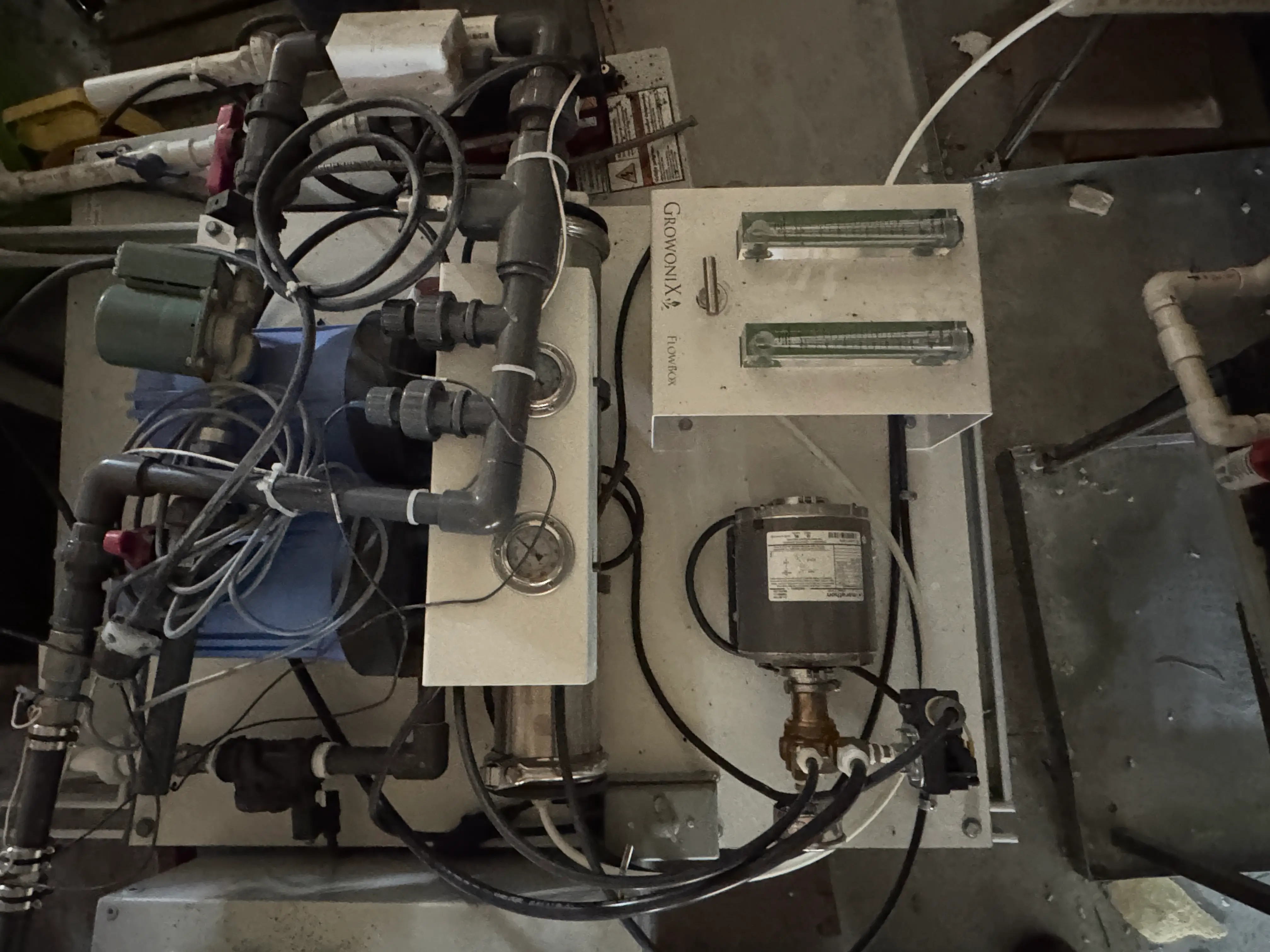 Complete reverse osmosis RO water system 