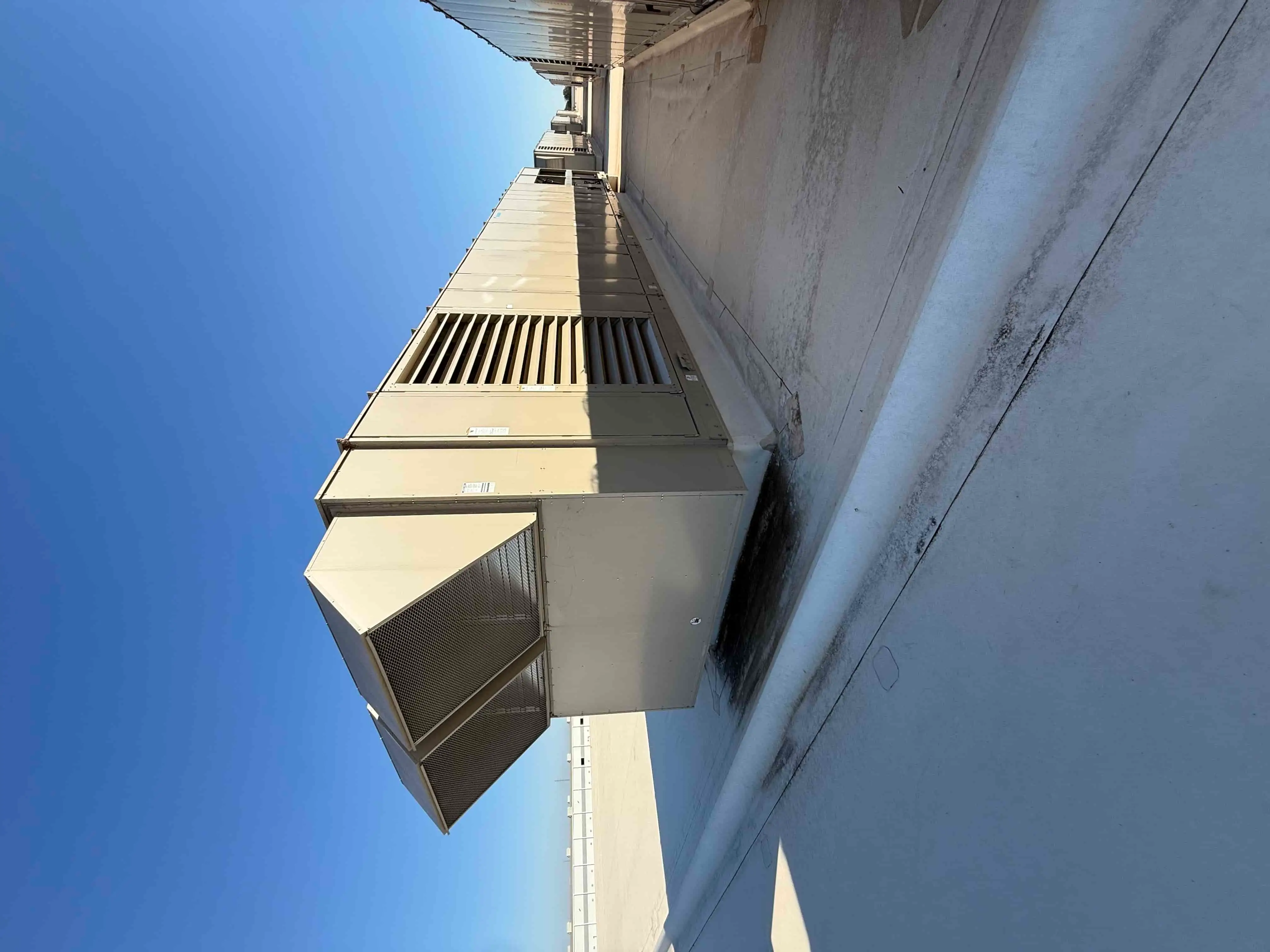 SB6005: RTU-7 – Daikin RPS 130D Rooftop Packaged HVAC Unit, 130 Ton Nominal, ~38,000 CFM Supply Airflow, Air-Cooled DX Package