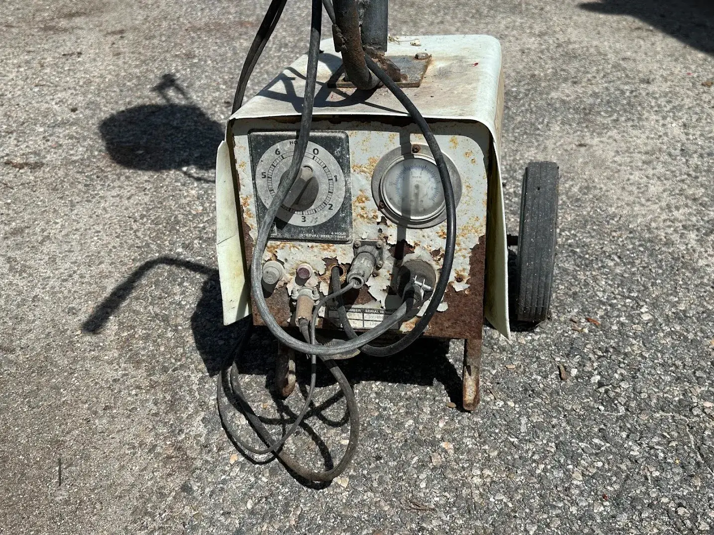 WHITE'S AUCTION LOT 103 - Used Ball Mini Fog Greenhouse Fogger - Covers Up to 7,000 sq ft with HAF Fans