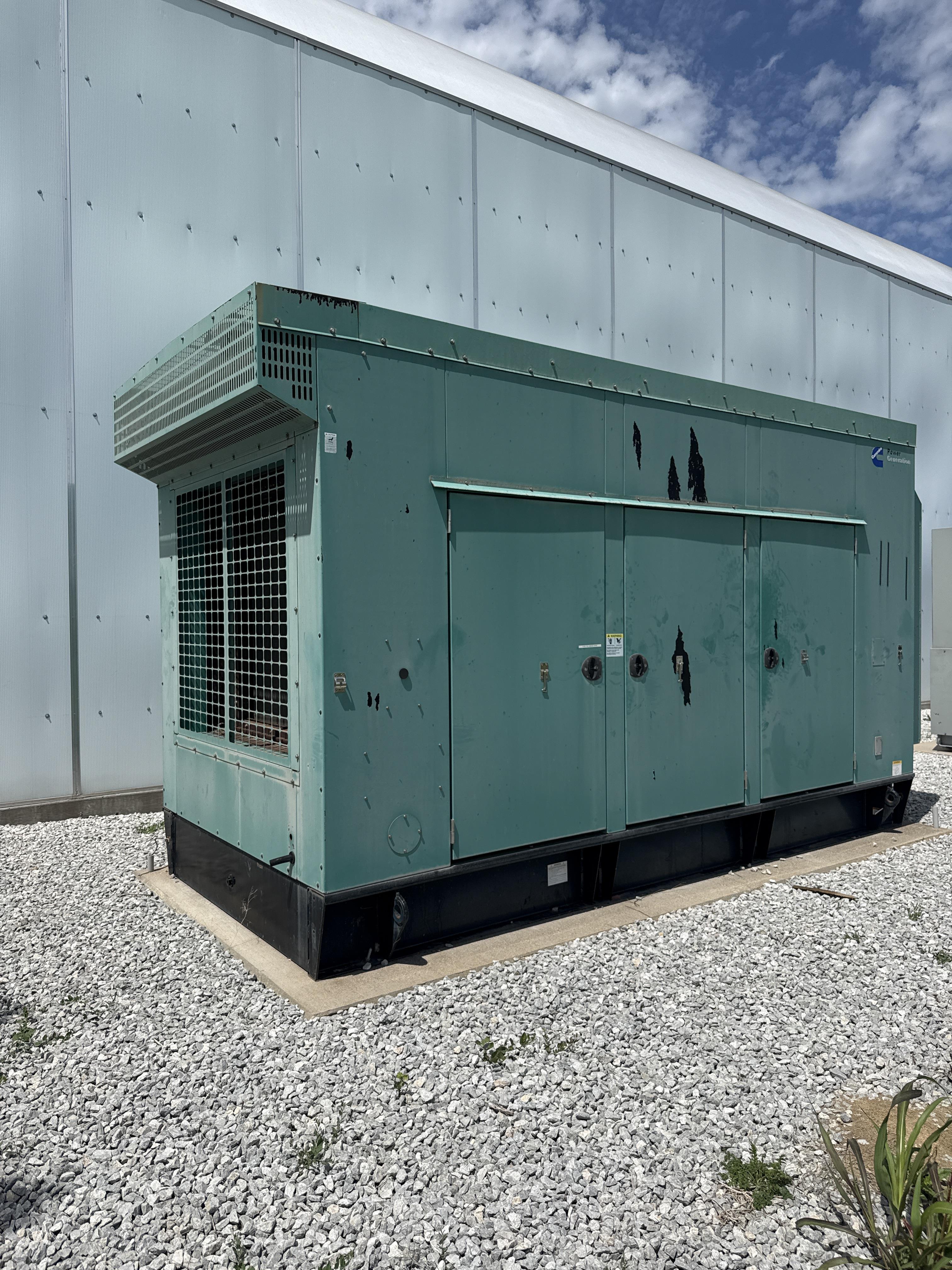 Cummins Onan 400kW Diesel Generator – Enclosed, PowerCommand Controls, Industrial Backup, photo 5
