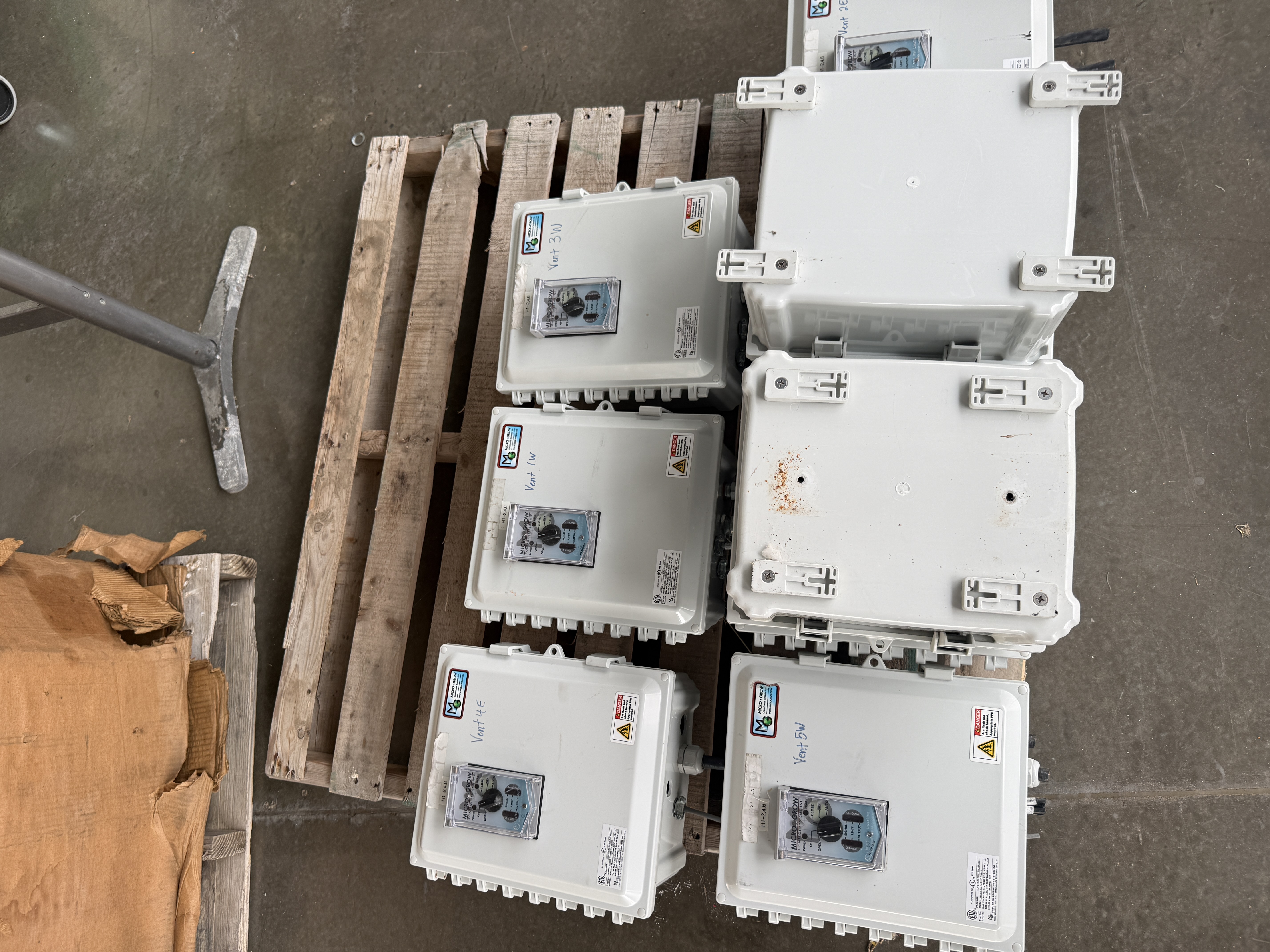 Micro-Grow Series 200 Greenhouse Vent Controllers — Lot of ~5 (+ Spare Enclosures)
