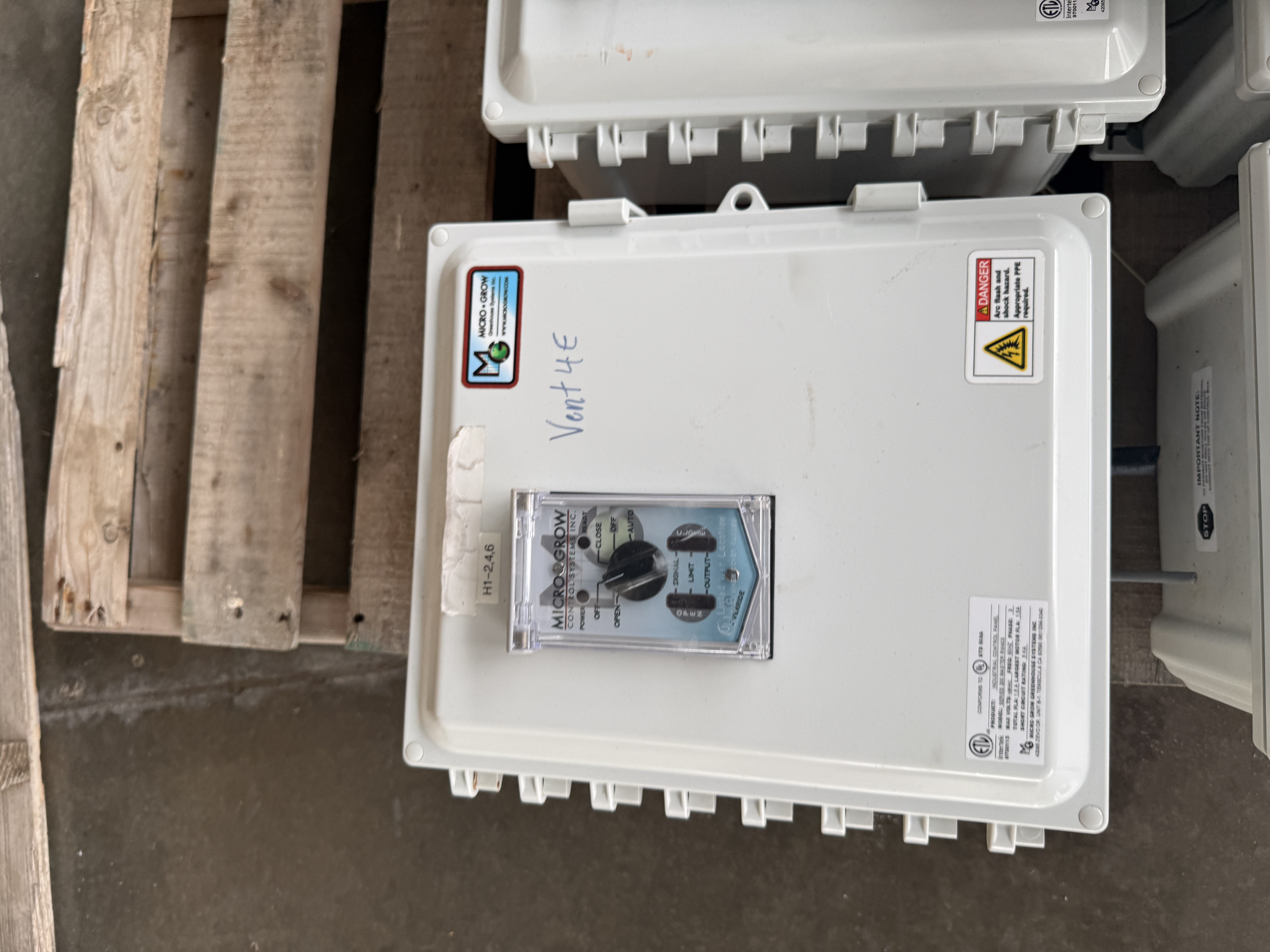 Micro-Grow Series 200 Greenhouse Vent Controllers — Lot of ~5 (+ Spare Enclosures), photo 2