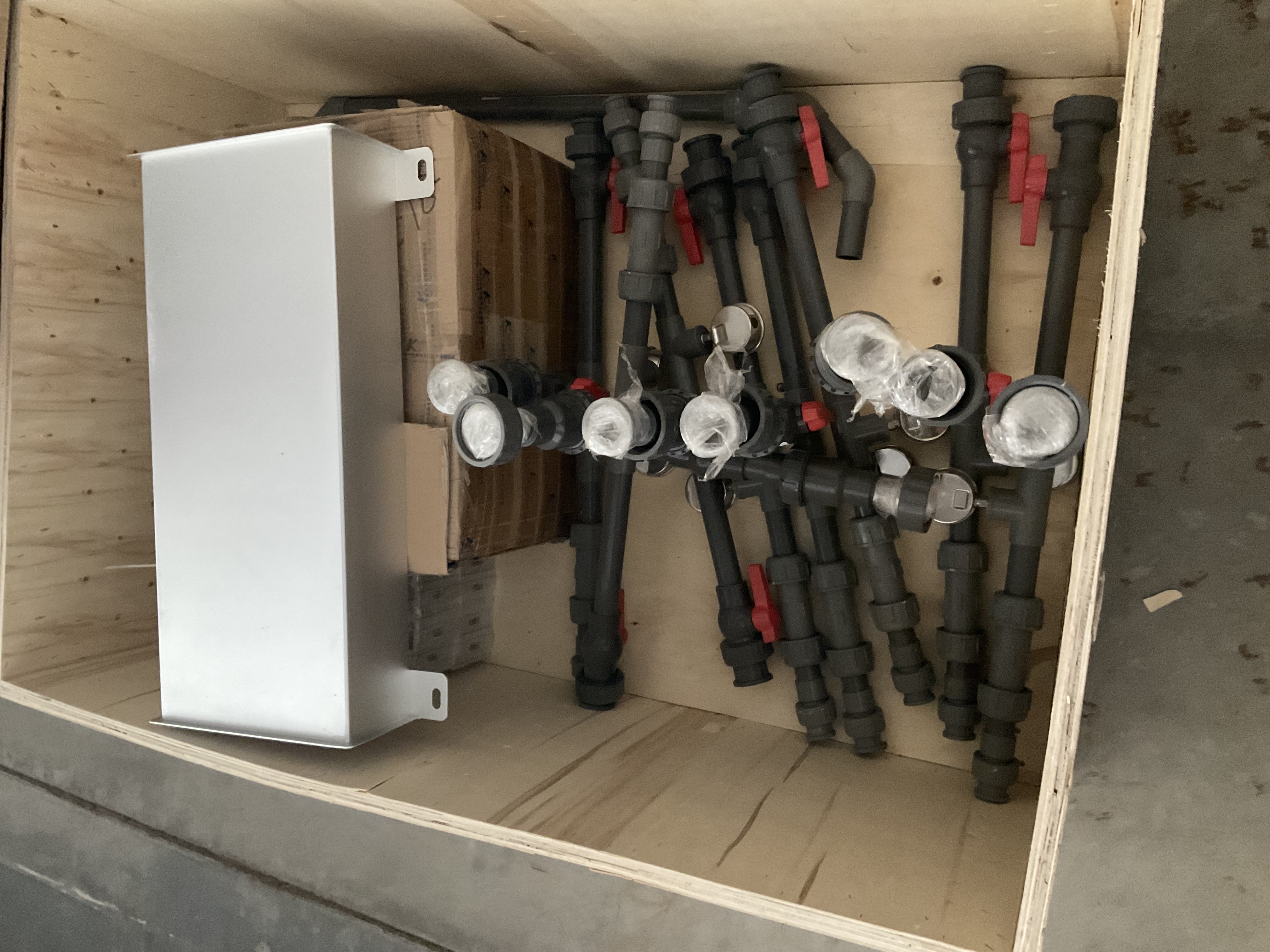AEssense AEtrium 2.1 Smart Farm System - Complete 48-Tub Hydroponic Grow System with Irrigation Unit, New Condition, photo 4