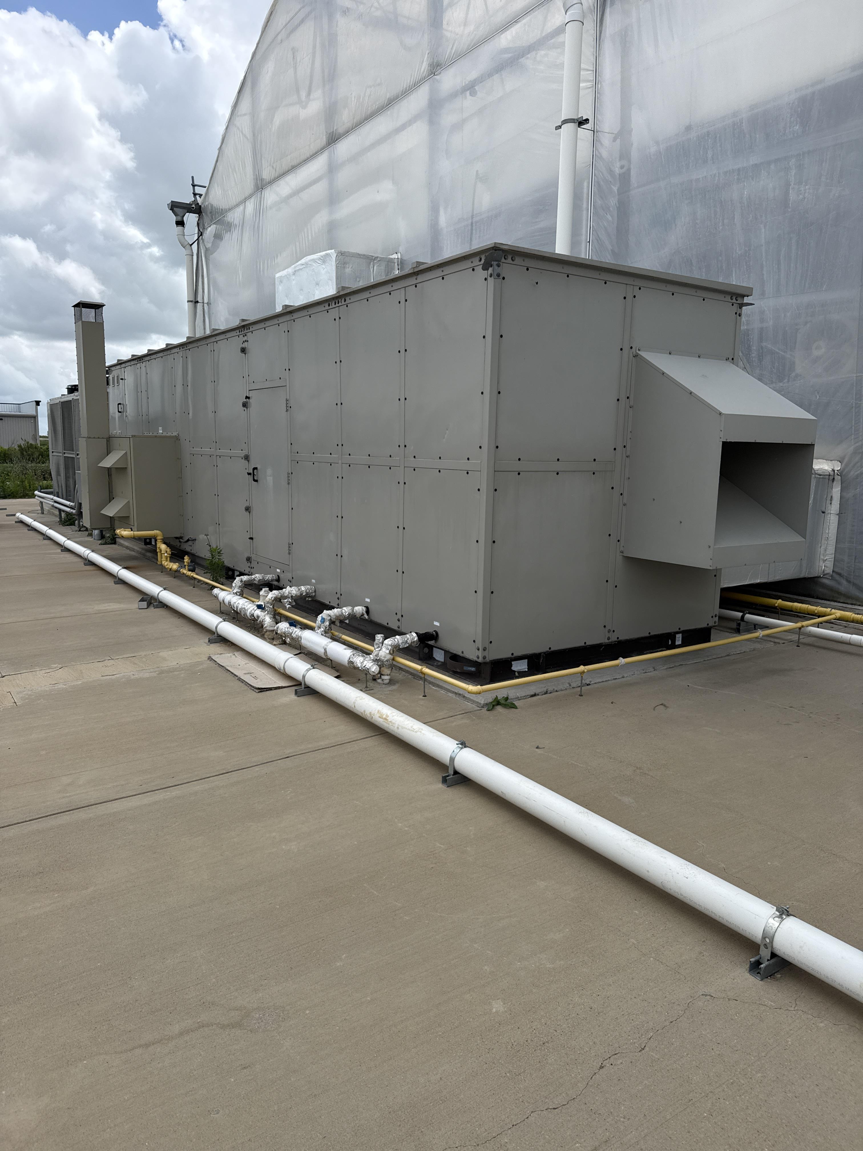 Dunham Bush Packaged HVAC Rooftop Unit, Approx. 130 Tons, 480V, Natural Gas Heat, photo 2