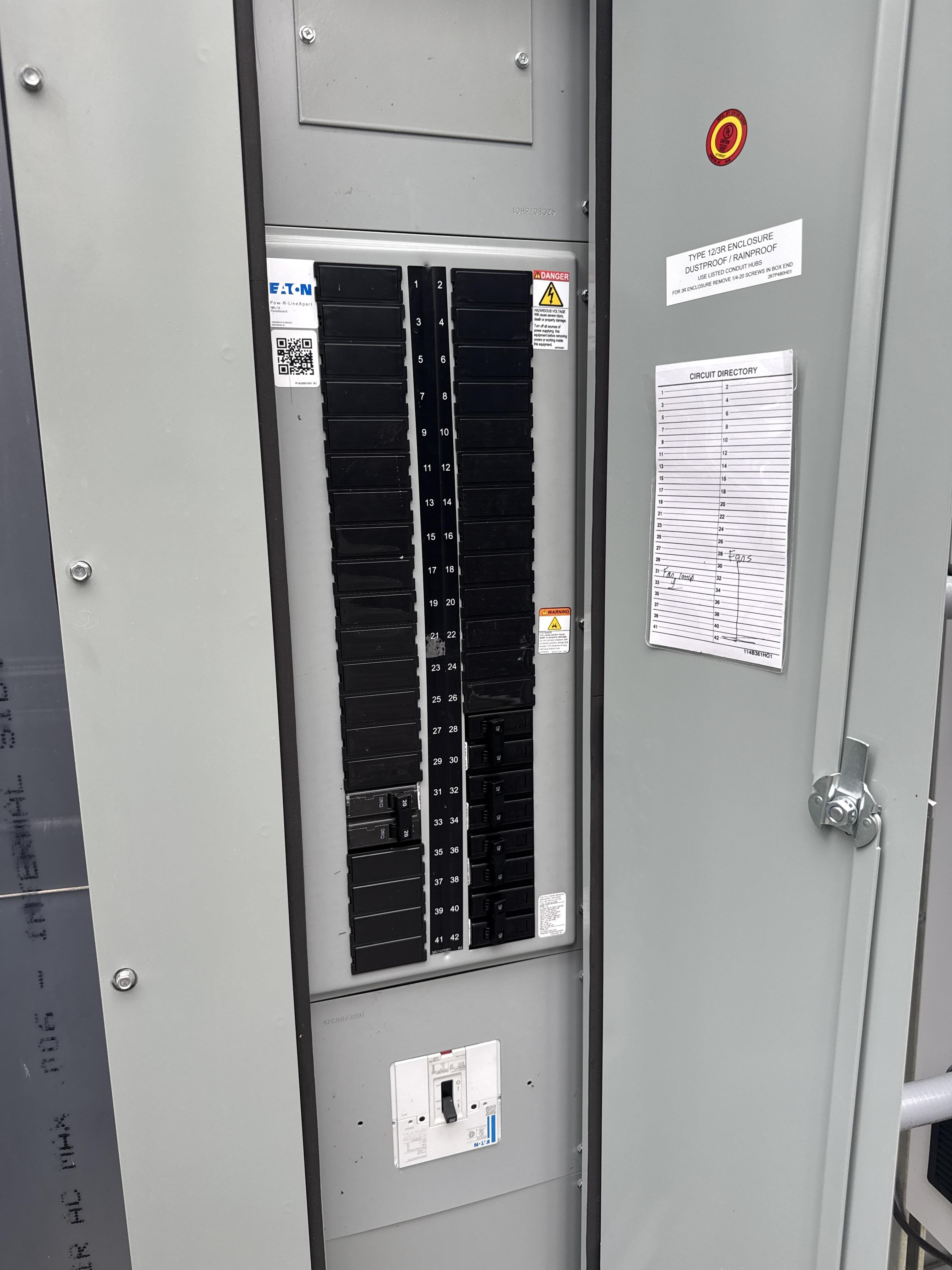 Eaton Pow R Line 42 Circuit Panelboard in Outdoor Enclosure with Main Breaker, photo 2