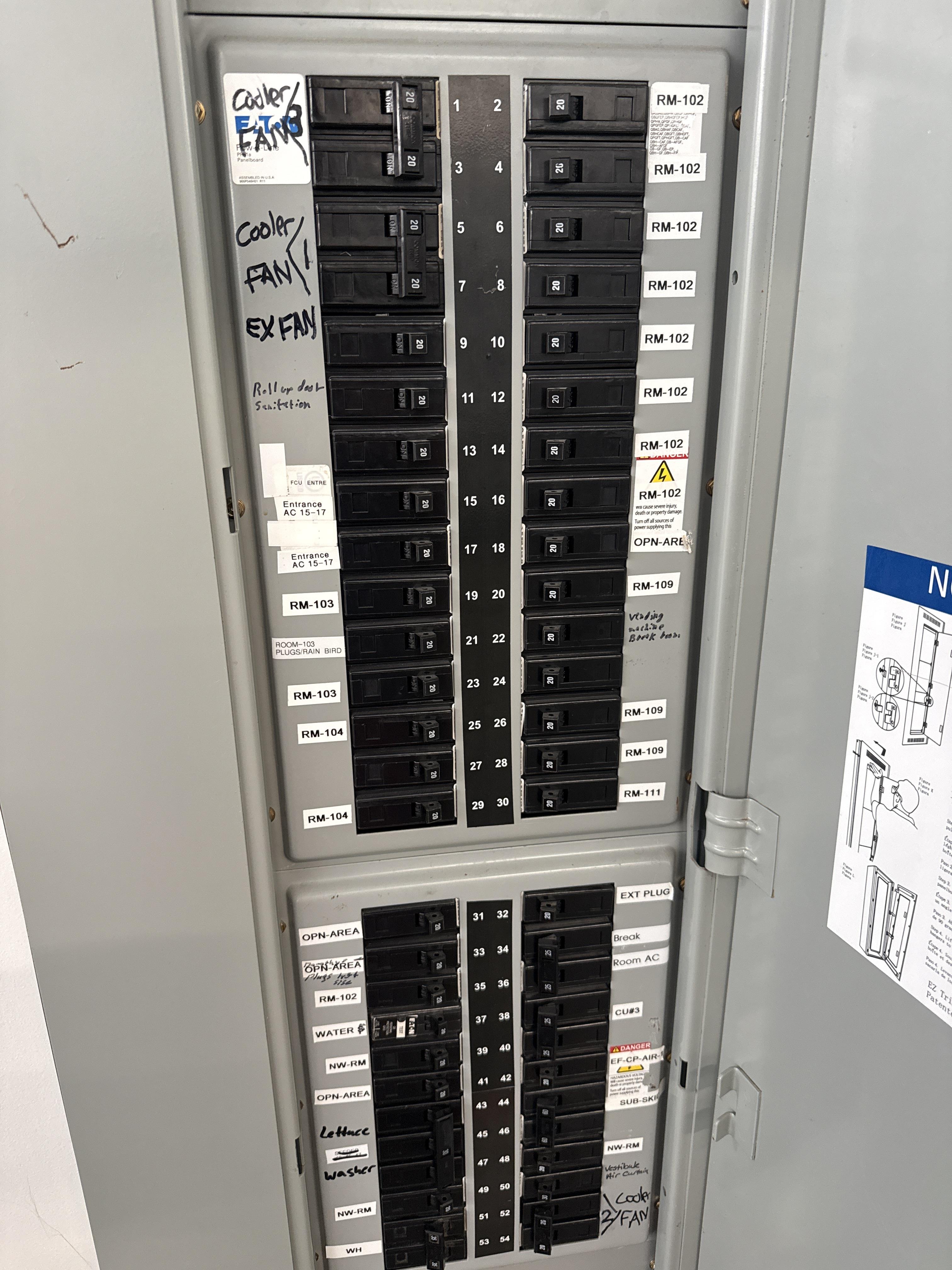 Eaton Pow R Line 54 Circuit Panelboard 208Y/120V 3 Phase 4 Wire w Breakers, photo 2