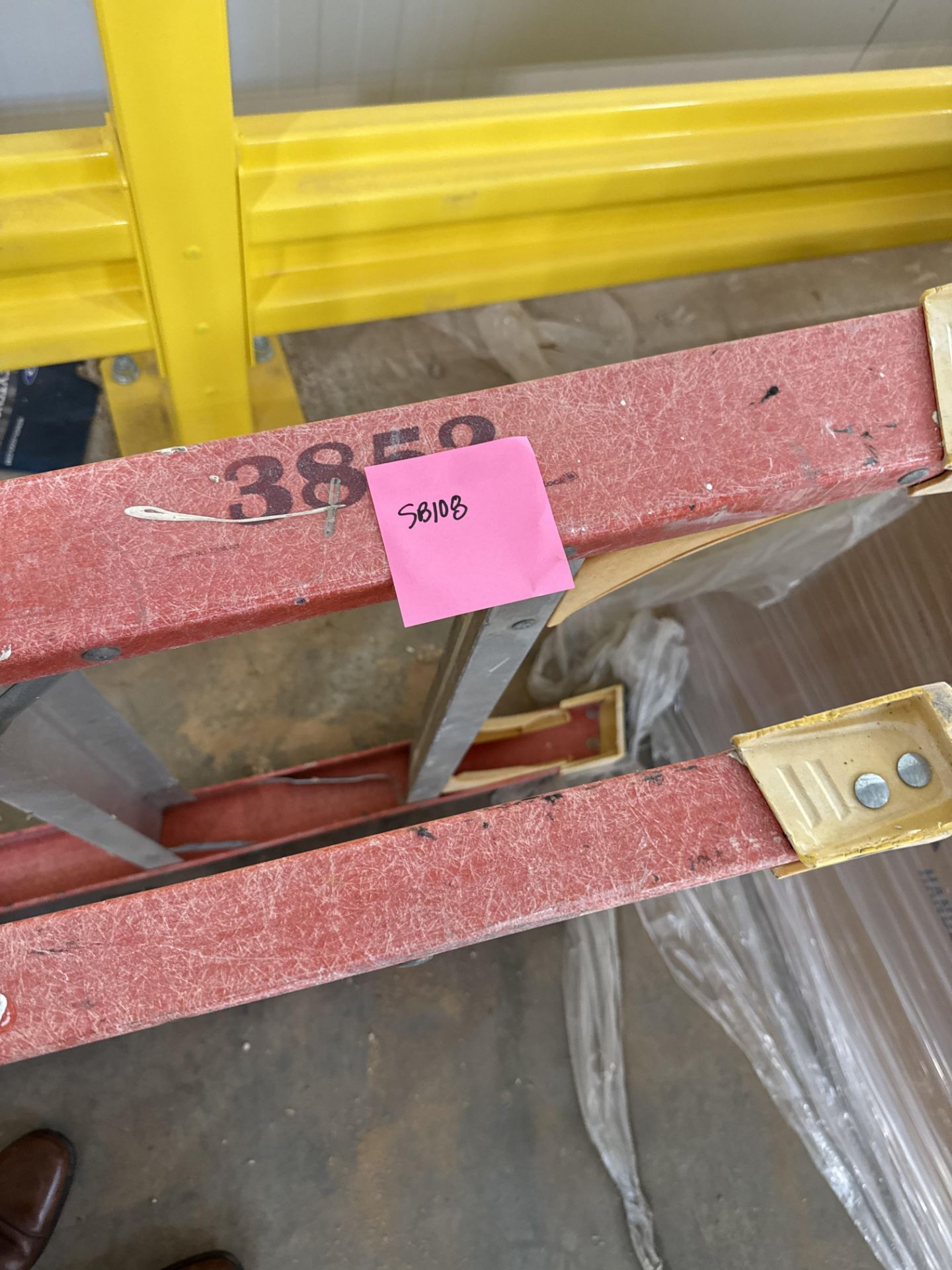SB108: Fiberglass Extension Ladder – 3852, photo 2