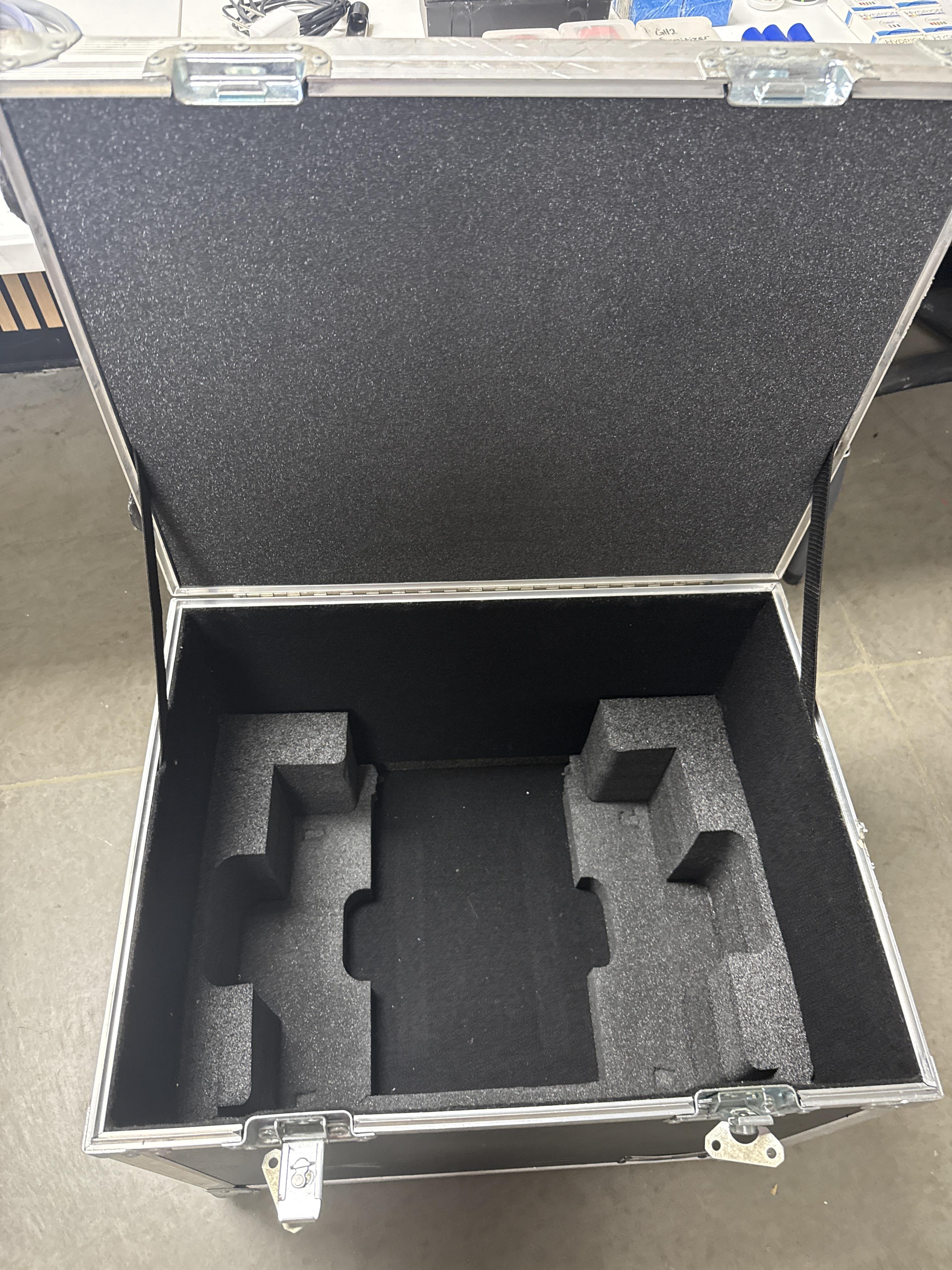 Heavy Duty ATA Style Equipment Road Case with Custom Foam Insert, photo 2
