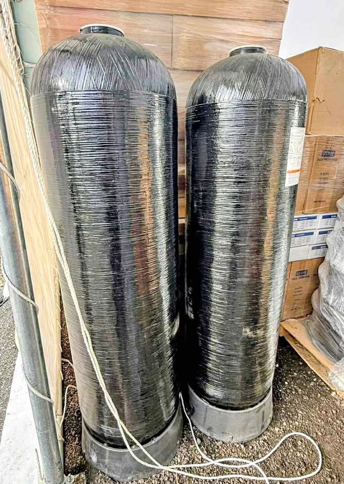 LOT OF 2 NEW Pentair Composite Pressure Tanks 18" x 65" (62.4 Gal) | Chesterton, IN