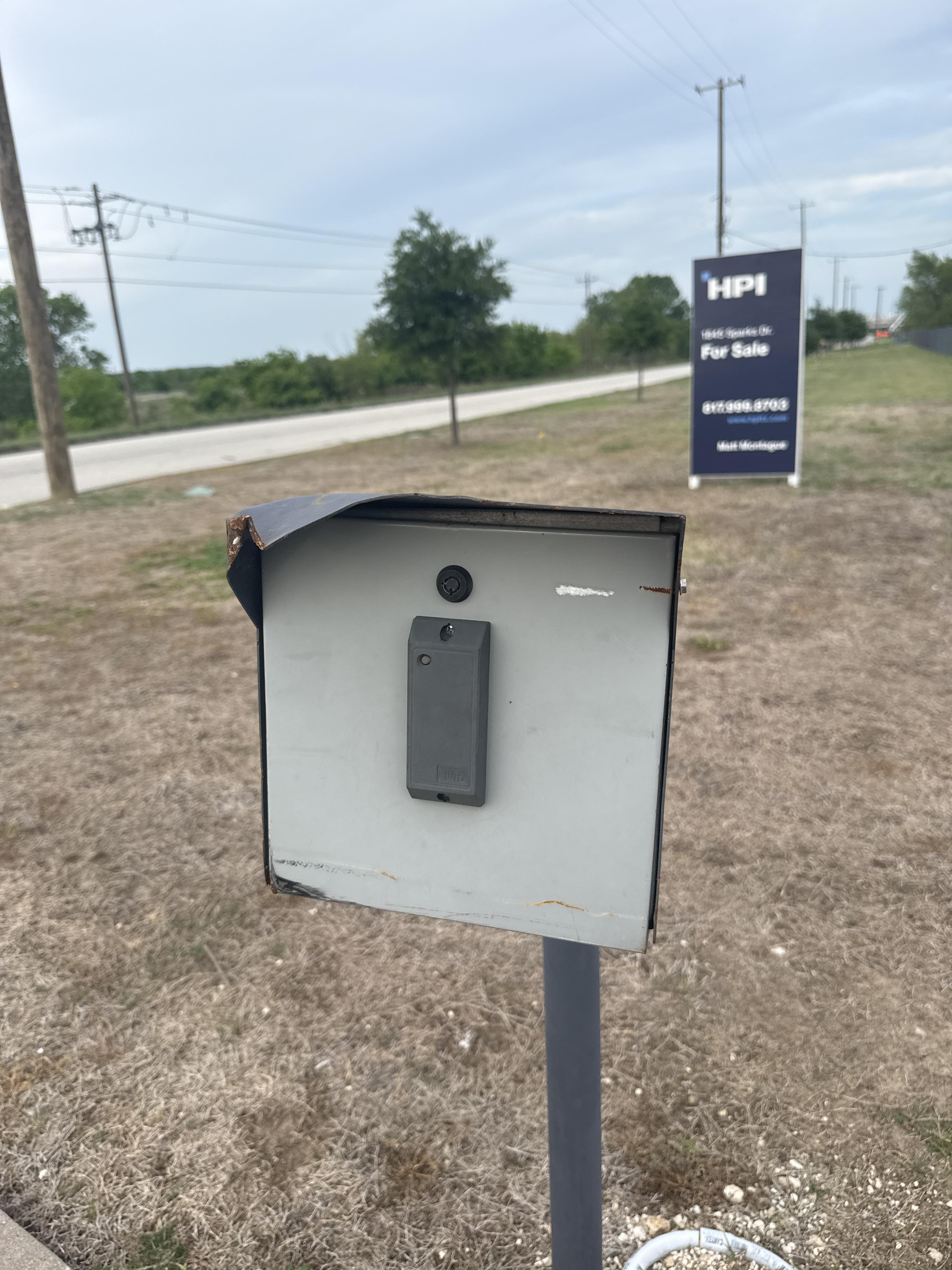 LiftMaster Sliding Gate Operator with Keypad and Access Controls, photo 3