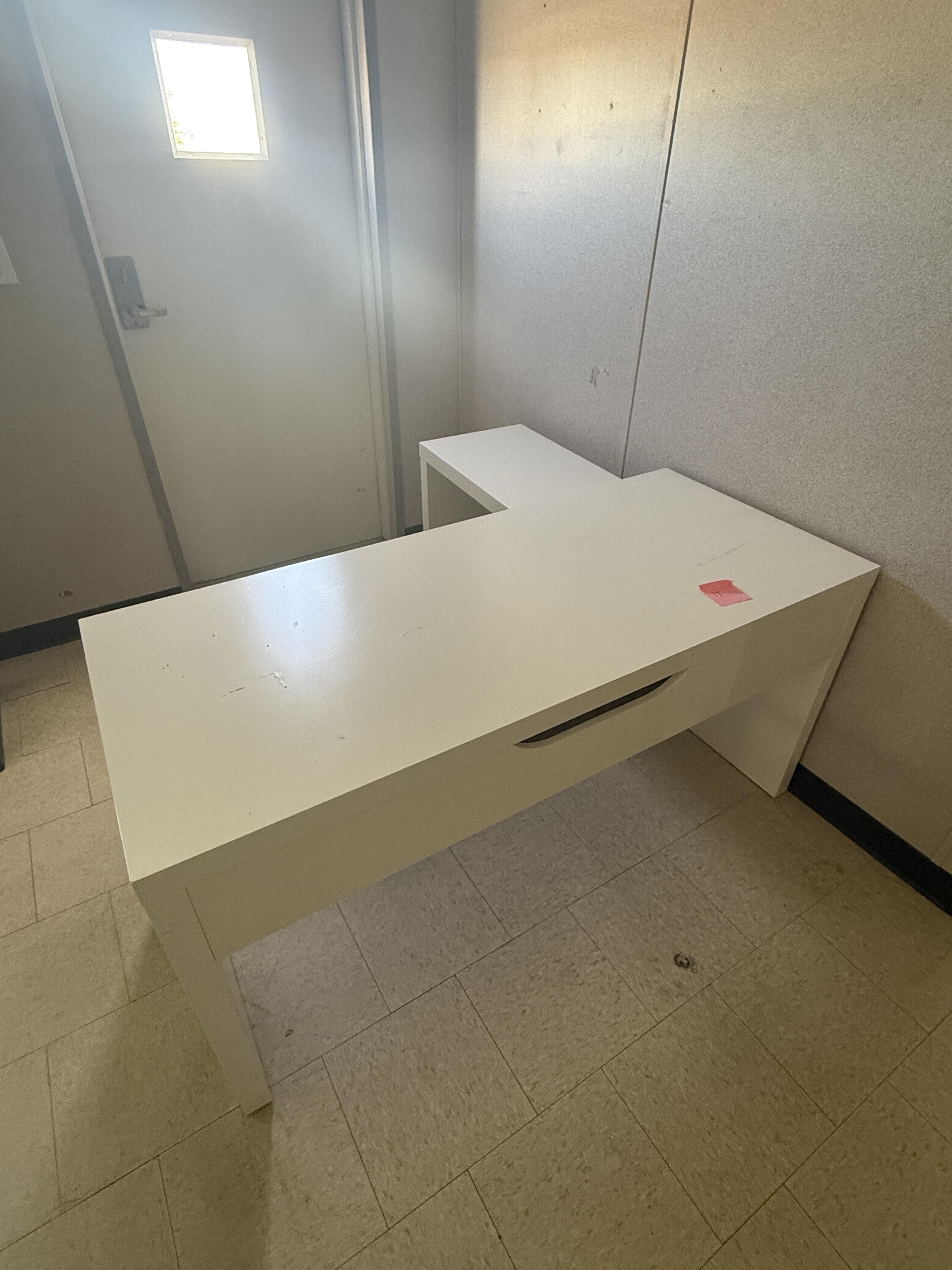 Modern White L-Shaped Office Desk / Corner Workstation, photo 2