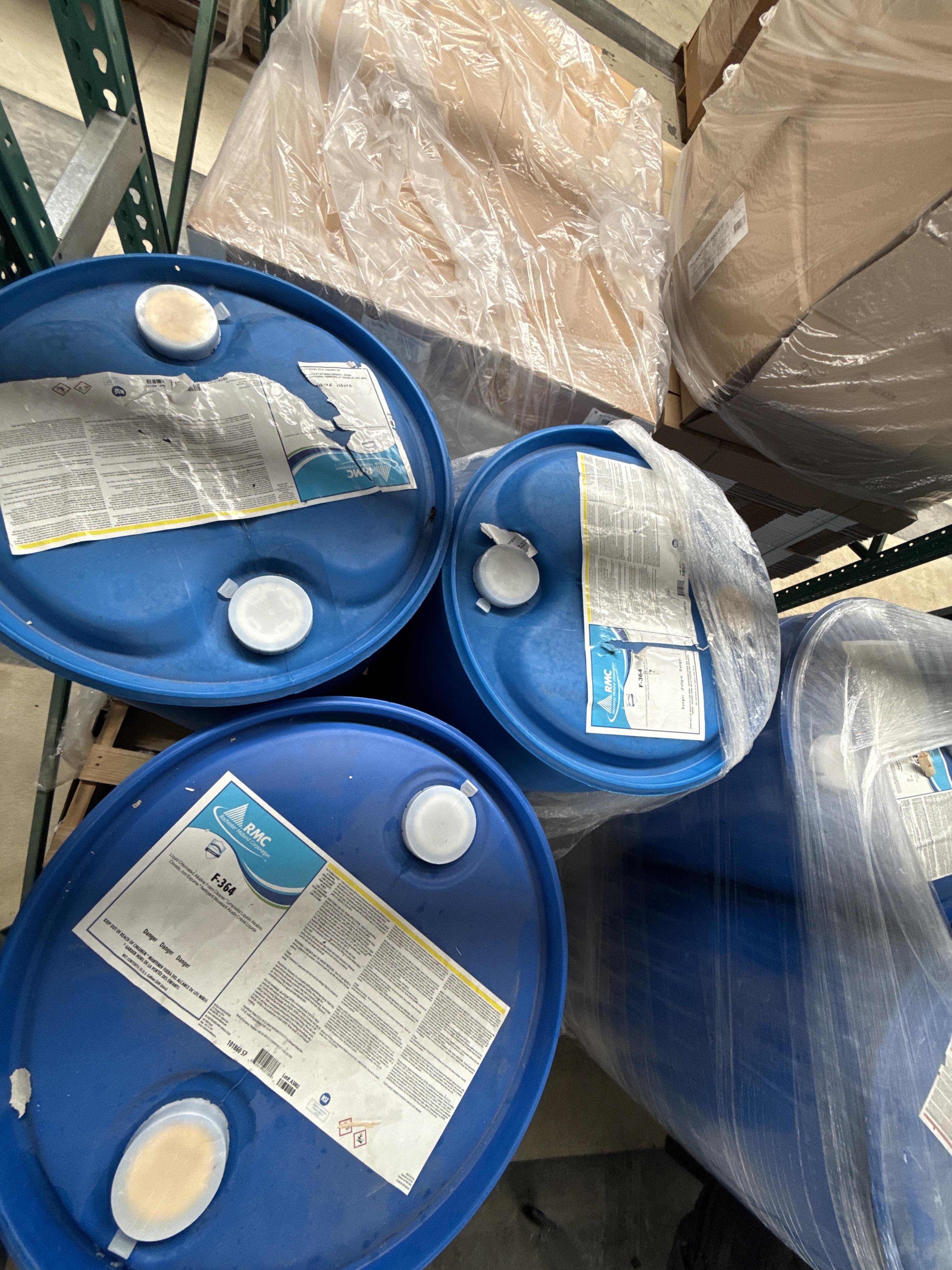 SaniDate 5.0 Drums Tsunami 100 Chem Lot w Spill Containment Pallet, photo 2