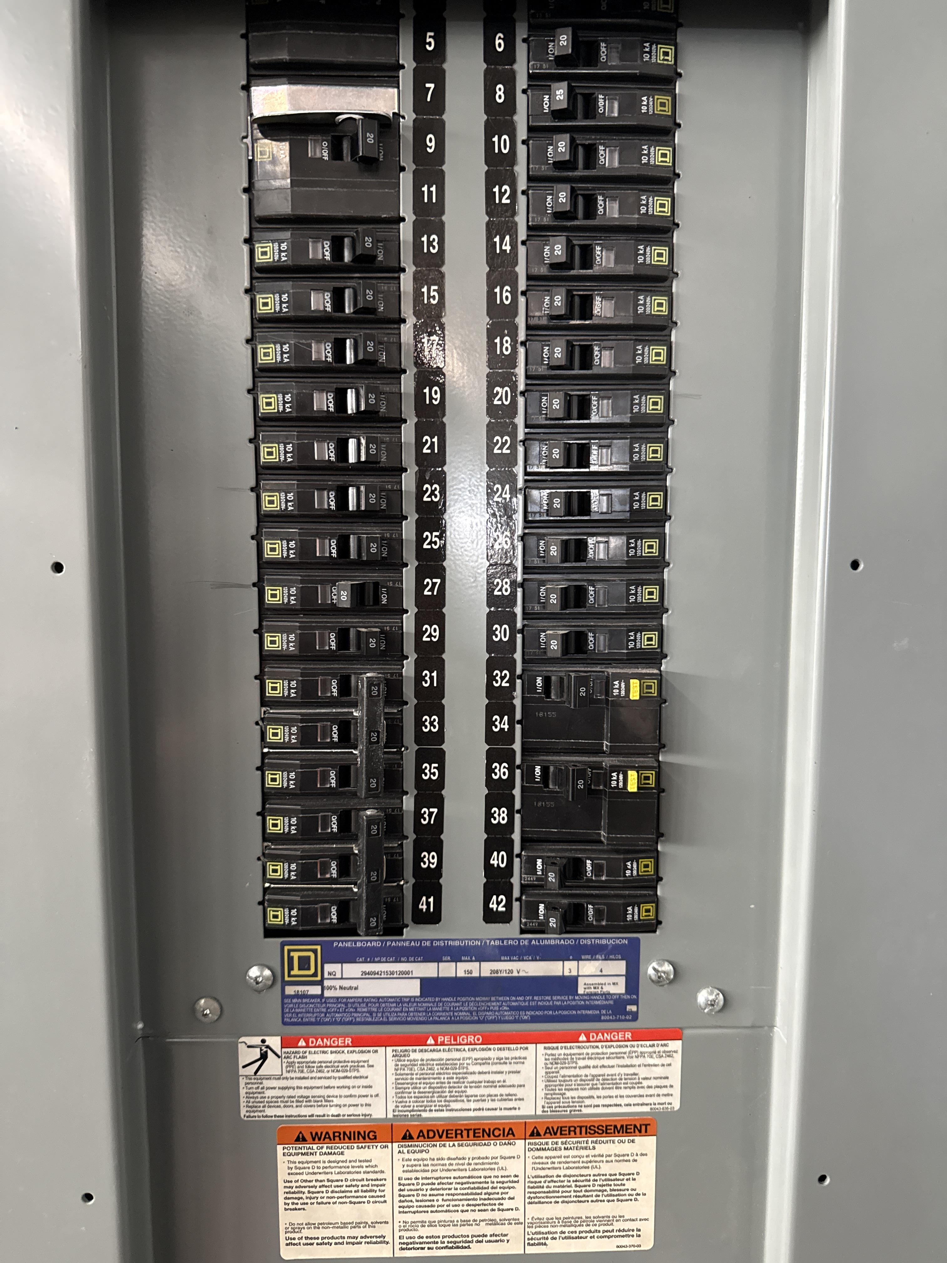 Square D 150A 208/120V 3-Phase Panelboard w/ Breakers – NQ 42 Circuit, photo 2