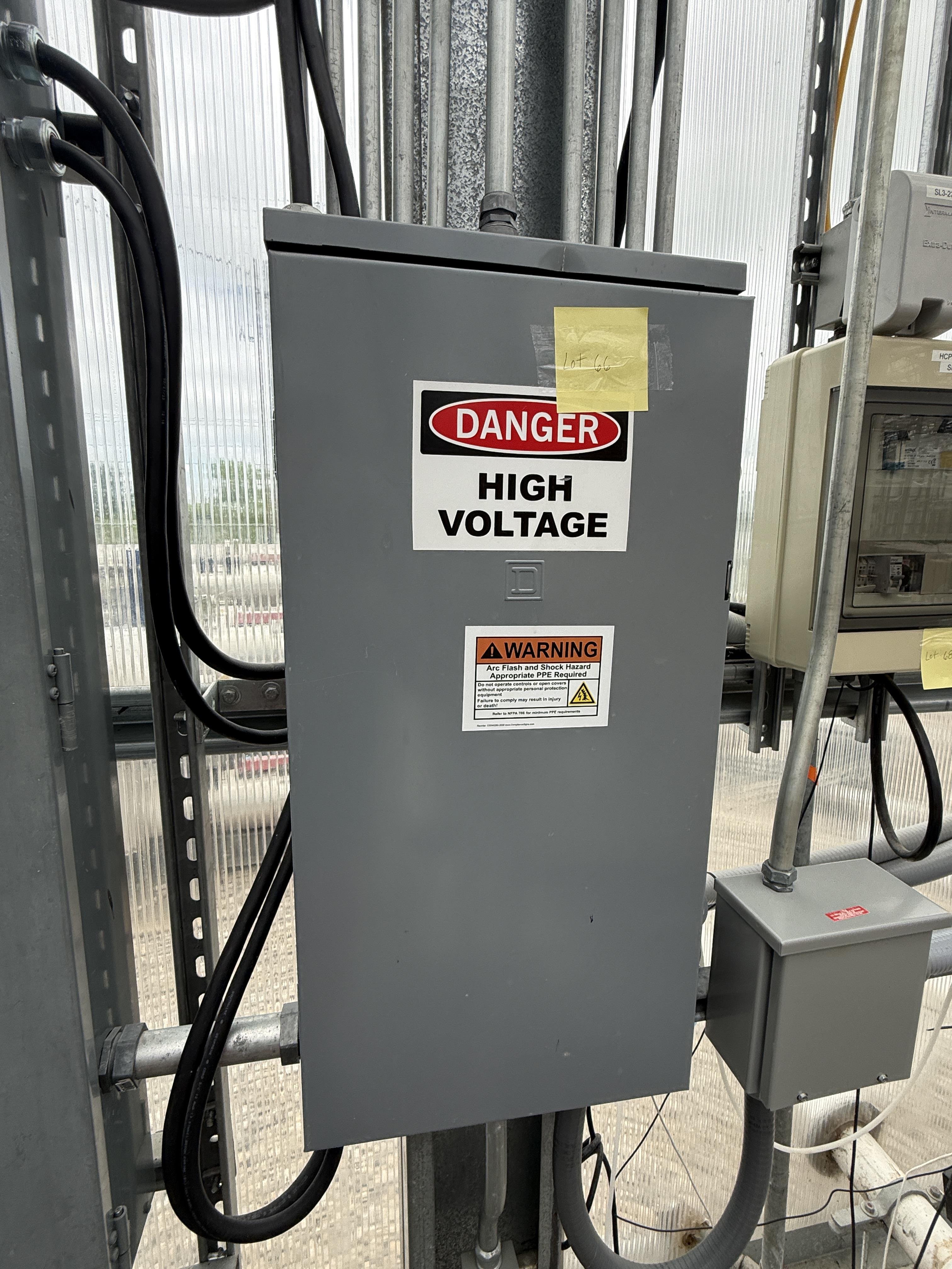 Square D 200A Panelboard 120/208V 3 Phase w/ Breakers (QO Load Center), photo 2