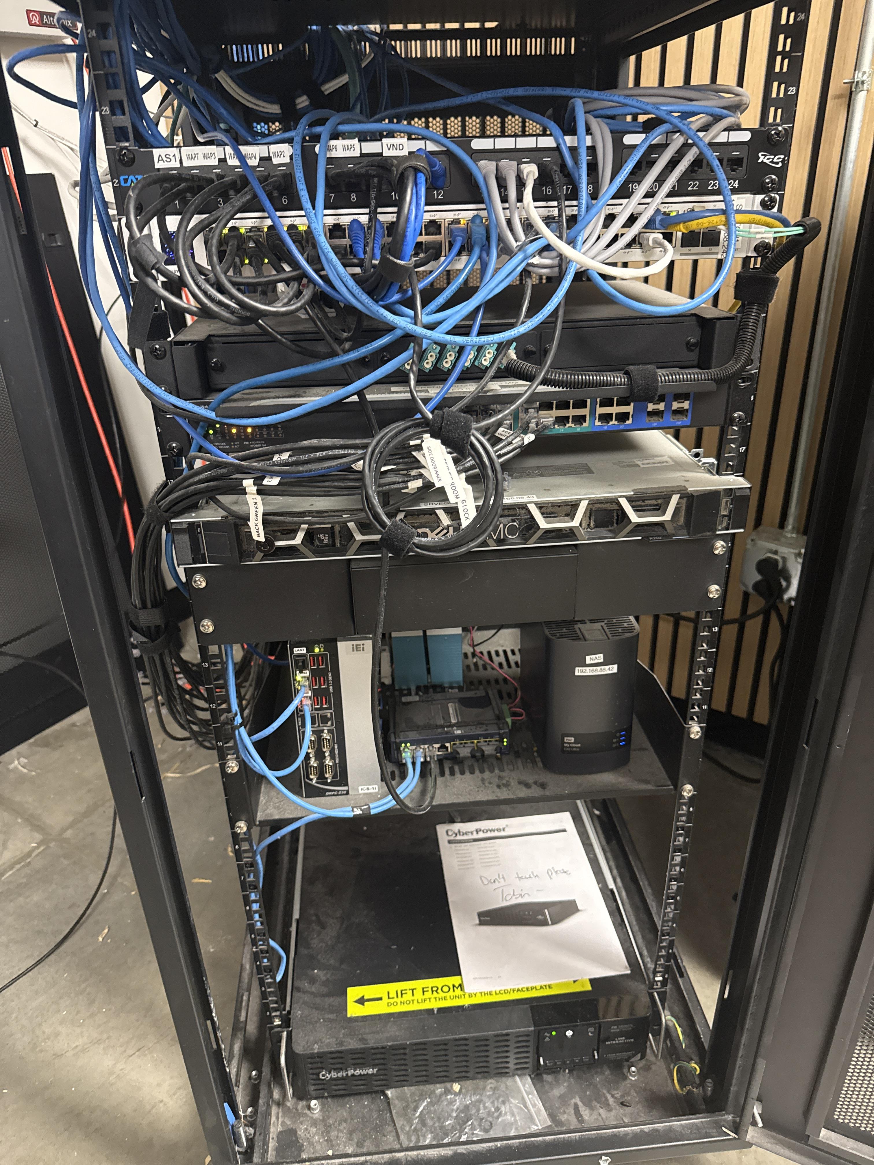 StarTech 24U Rack with Dell EMC R250, UniFi USW Pro, UPS, NAS & Network Gear, photo 3