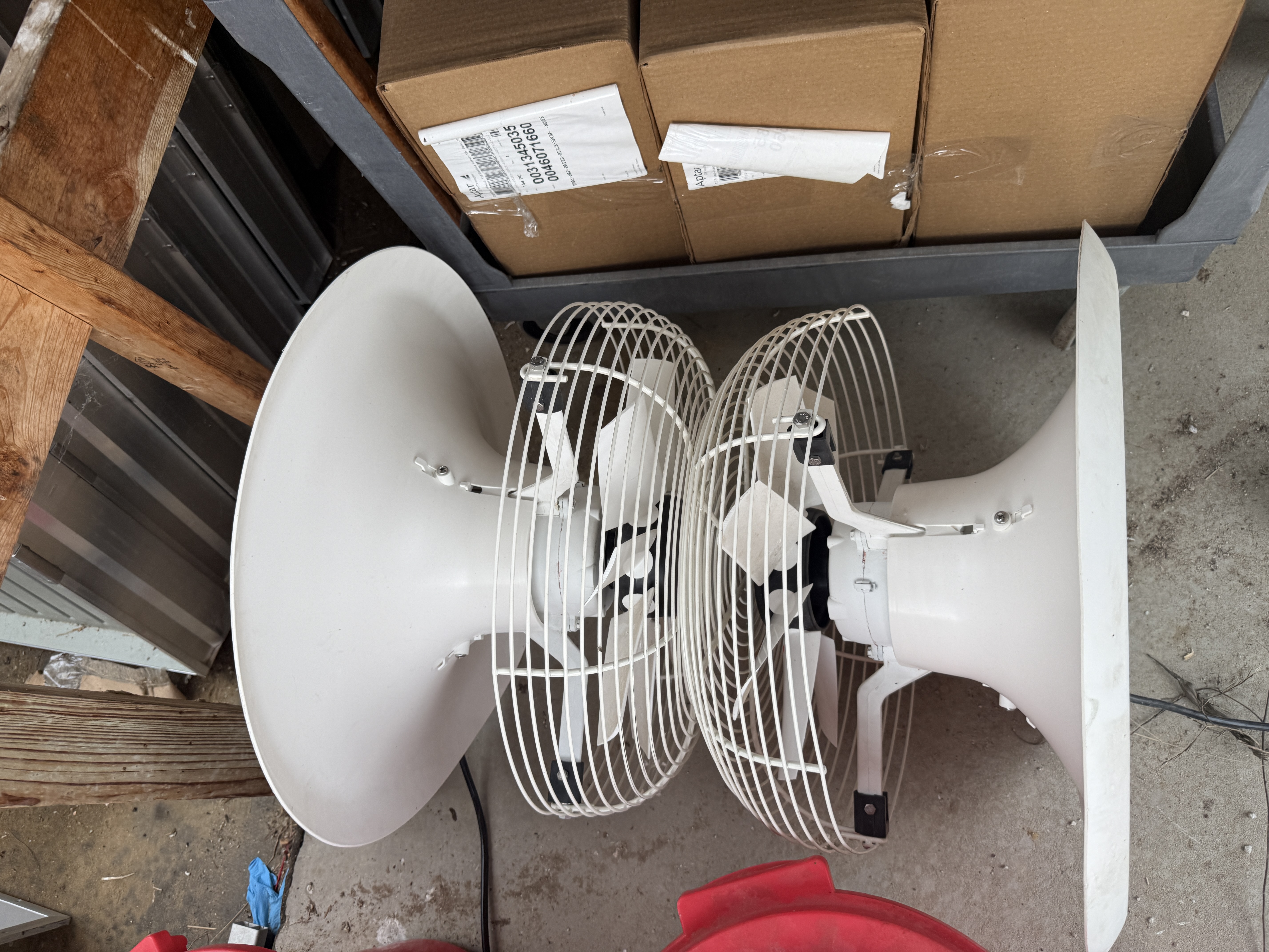 Multifan V-Flo Vertical Circulation Fans (16 in, ~3,060 CFM) — Lot