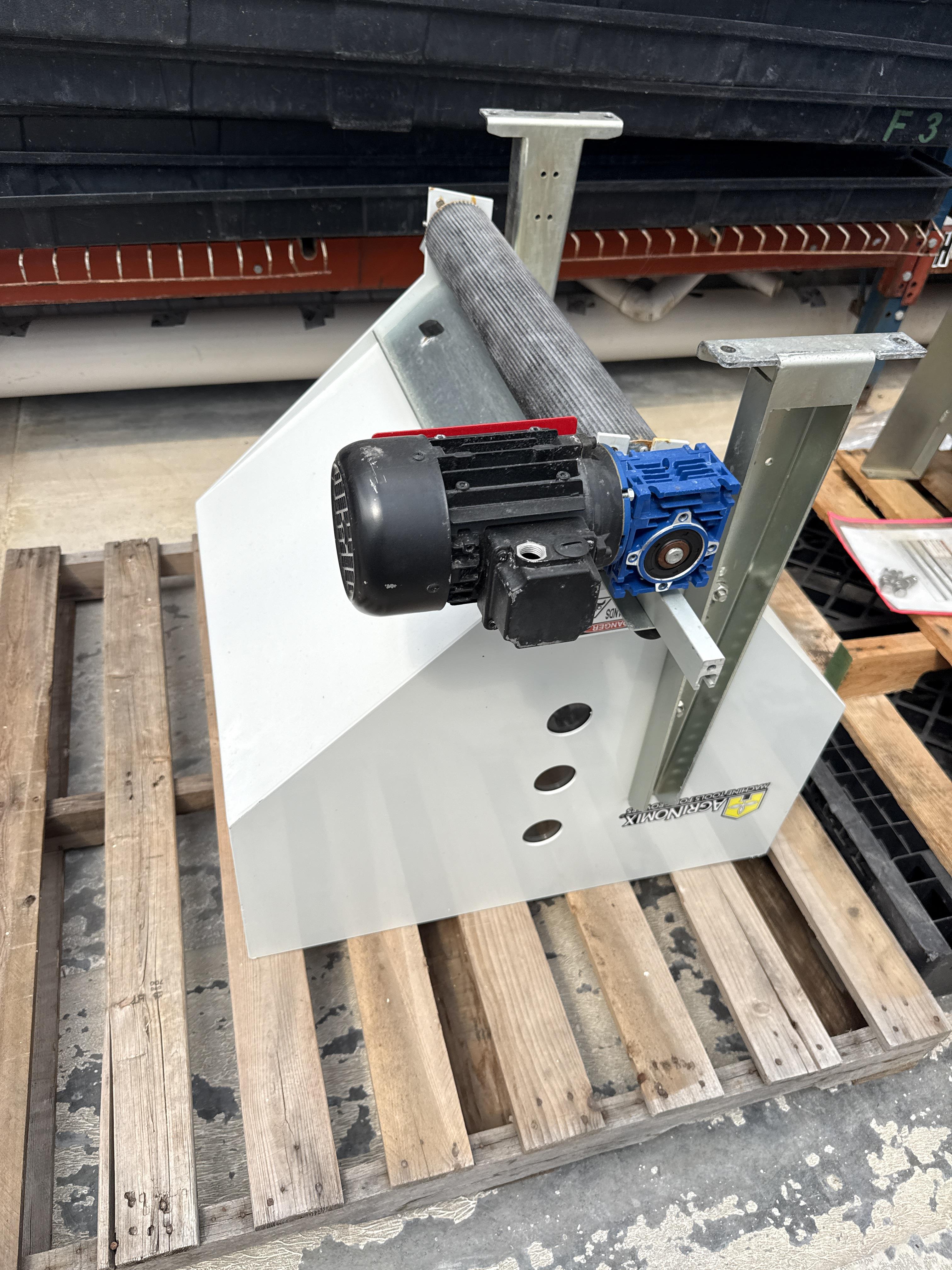 Urbinati SEM65 Drum Seeder System w/ Vacuum Pump, Conveyor Sections & Seeding Drums, photo 11