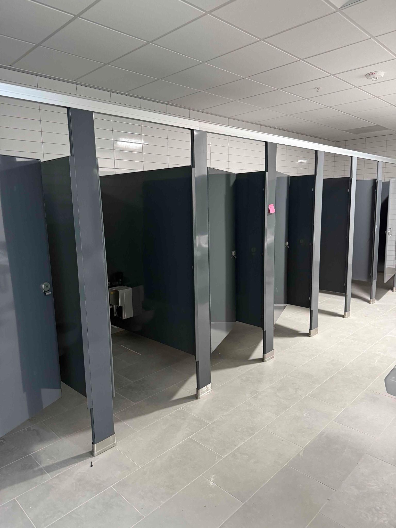 SB22 Commercial Bathroom Partitions and Stalls (Used), photo 2