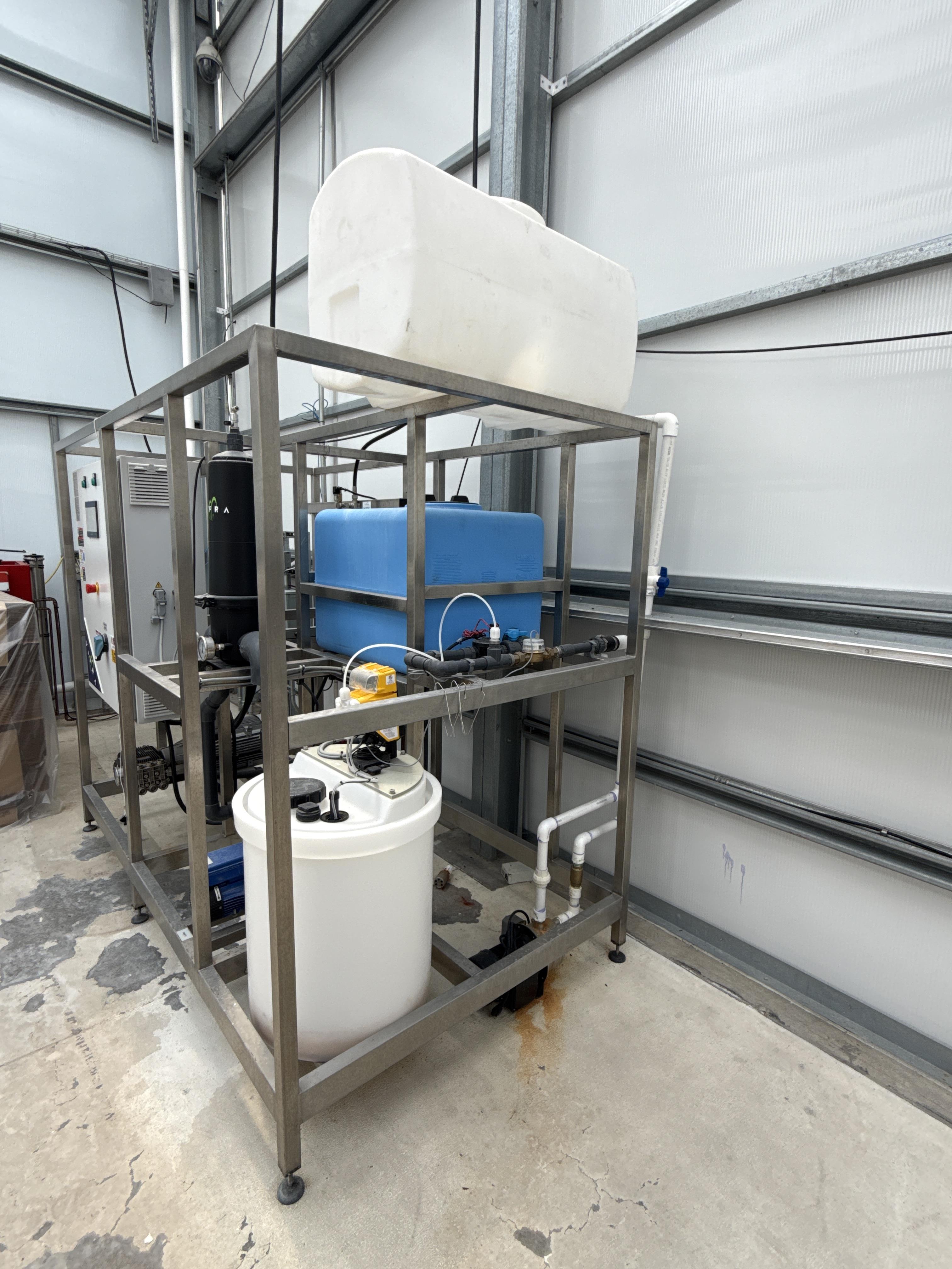 Vifra High Pressure Fogging System w/ Pumps, Tanks & Control Panel, photo 2